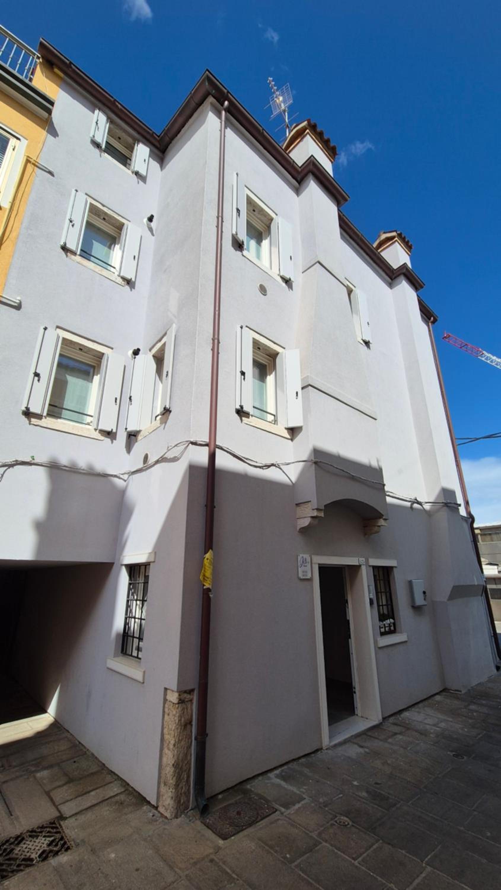 Iris House