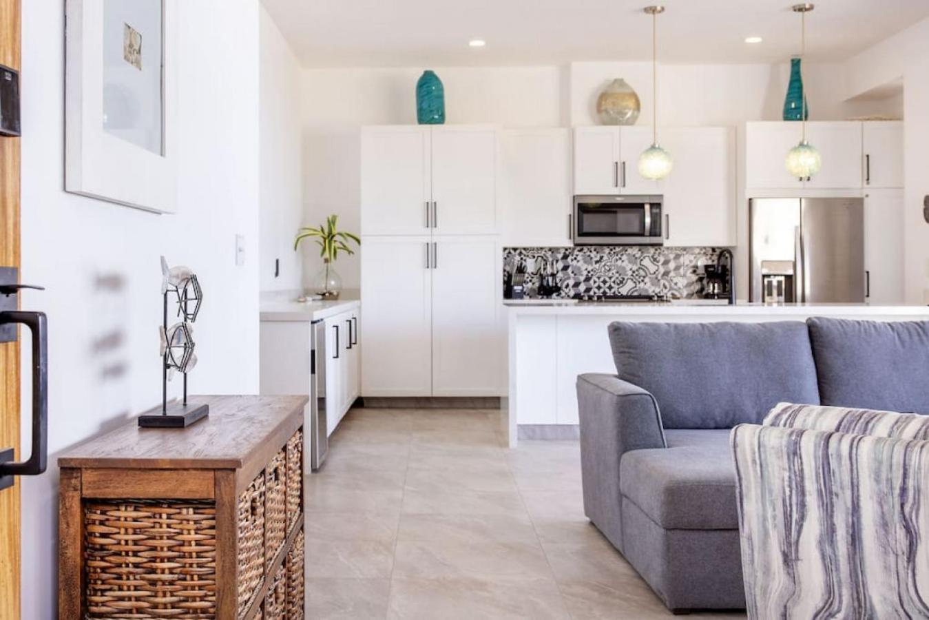 Residence 302 New Elegant Oceanfront and Stunning Sunsets Cerritos view 5