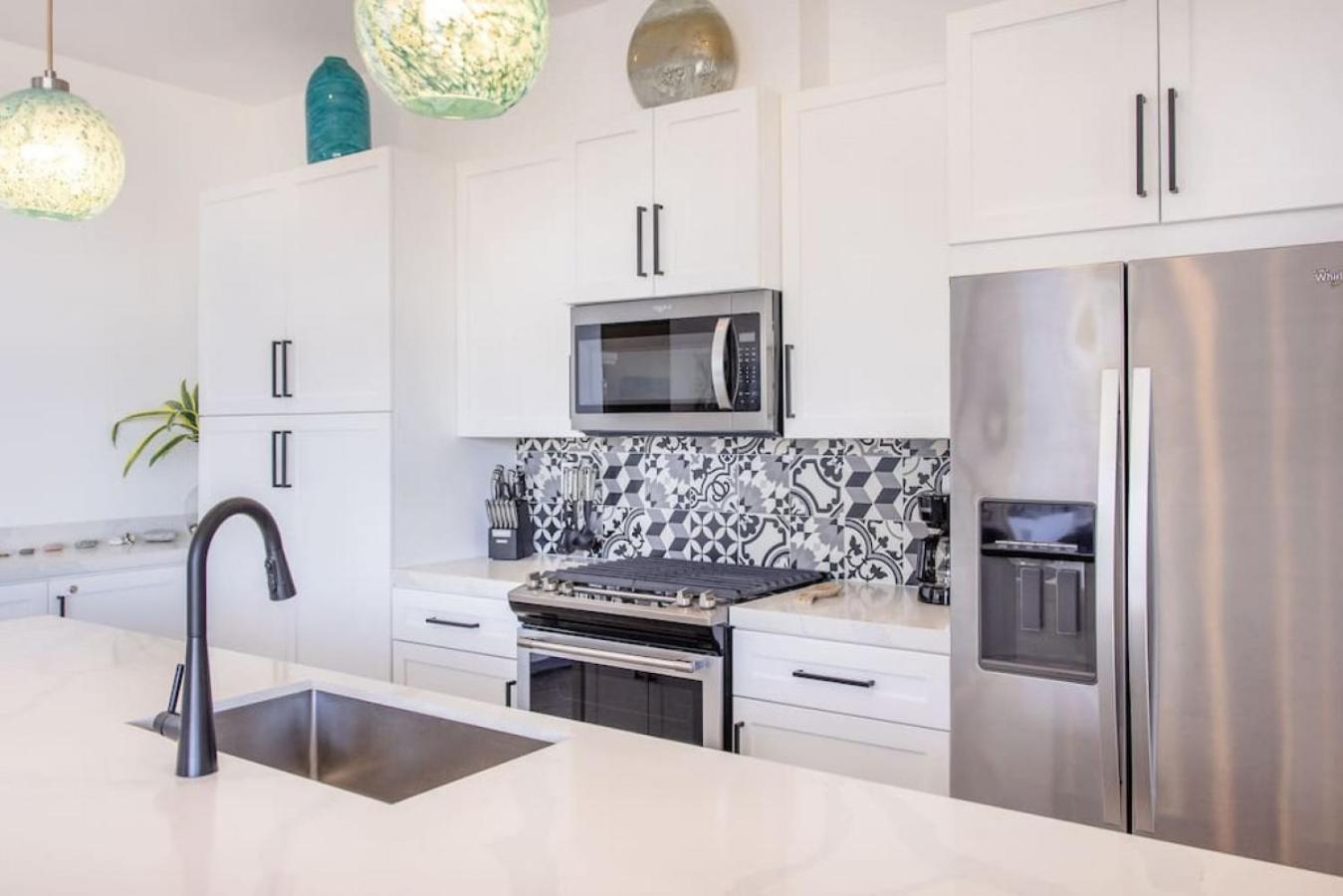 Residence 302 New Elegant Oceanfront and Stunning Sunsets Cerritos view 3