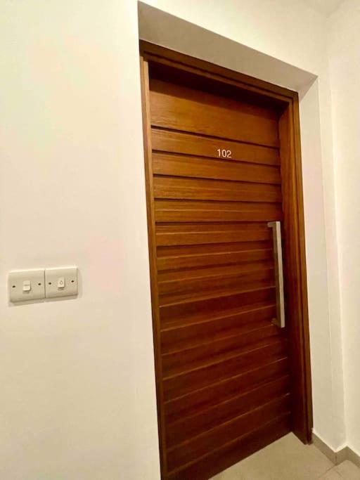 Platform 357 Agios Dometios Modern Apartment