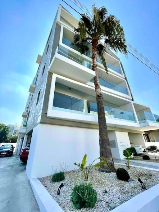 Platform 357 Agios Dometios Modern Apartment