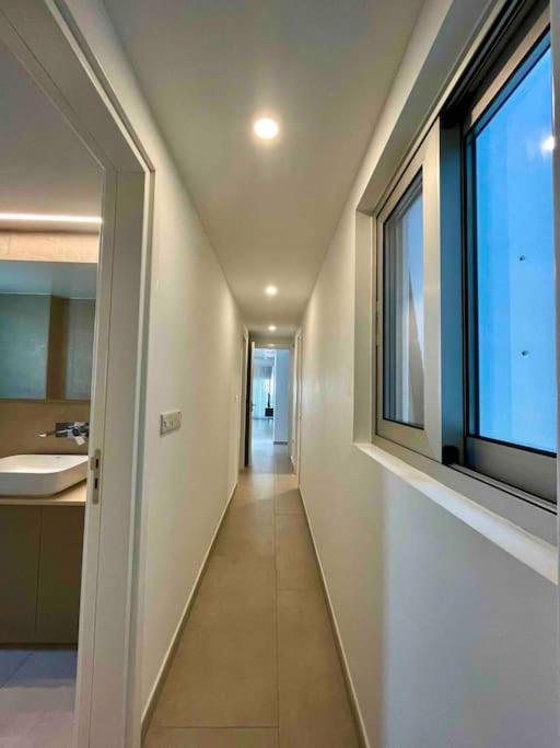 Platform 357 Agios Dometios Modern Apartment