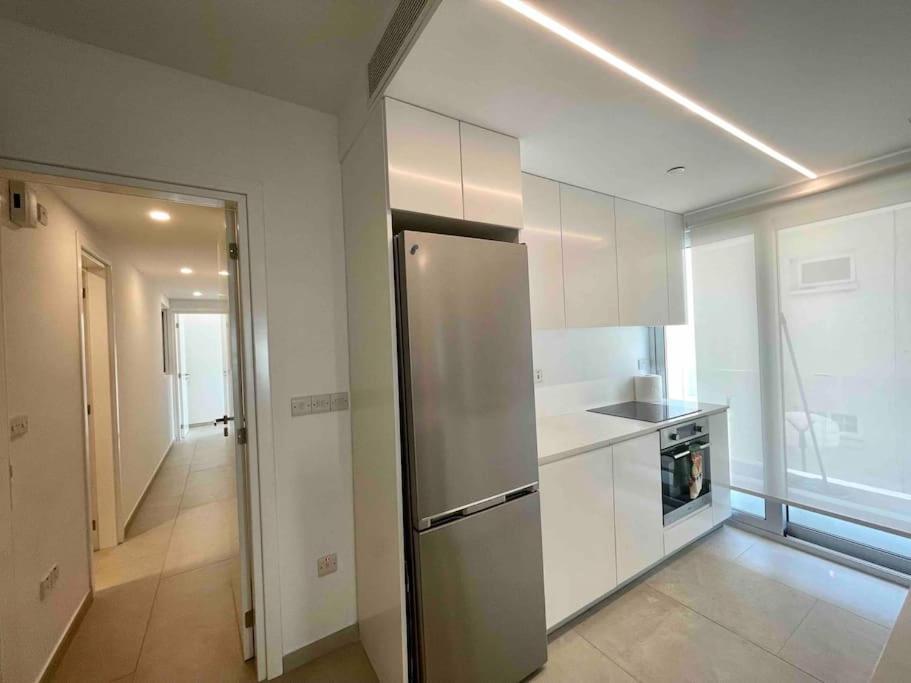 Platform 357 Agios Dometios Modern Apartment