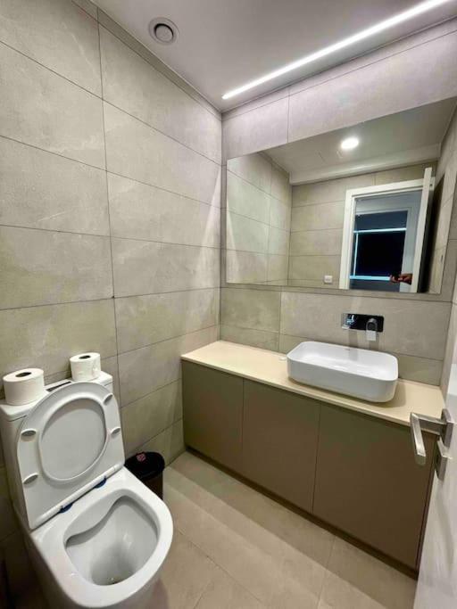 Platform 357 Agios Dometios Modern Apartment