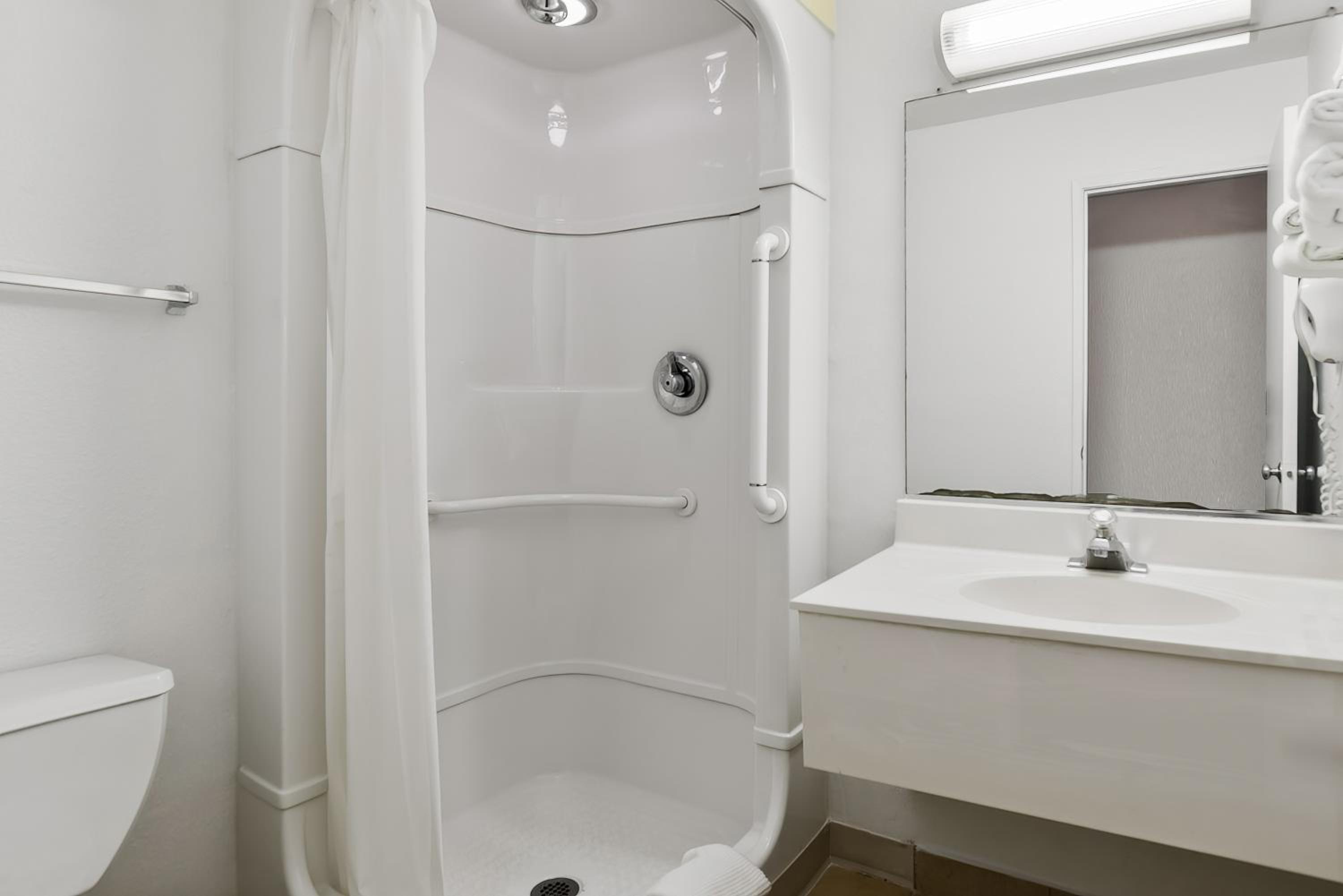 Americas Best Value Inn - Lincoln Airport