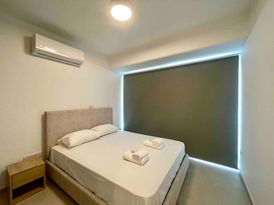 Platform 357 Agios Dometios Modern Apartment