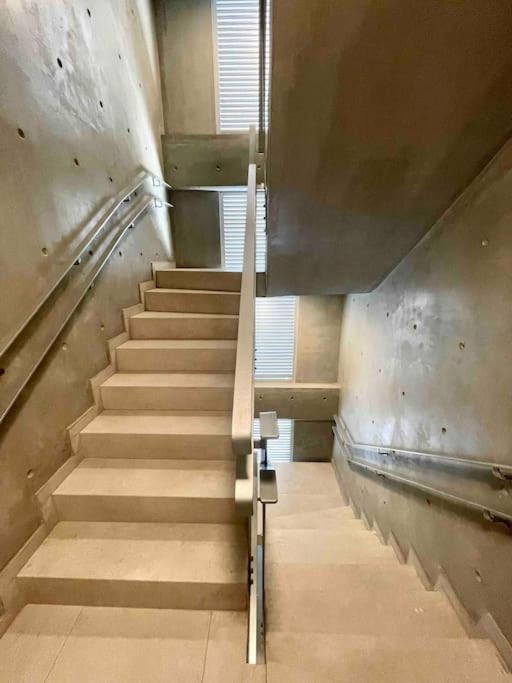 Platform 357 Agios Dometios Modern Apartment