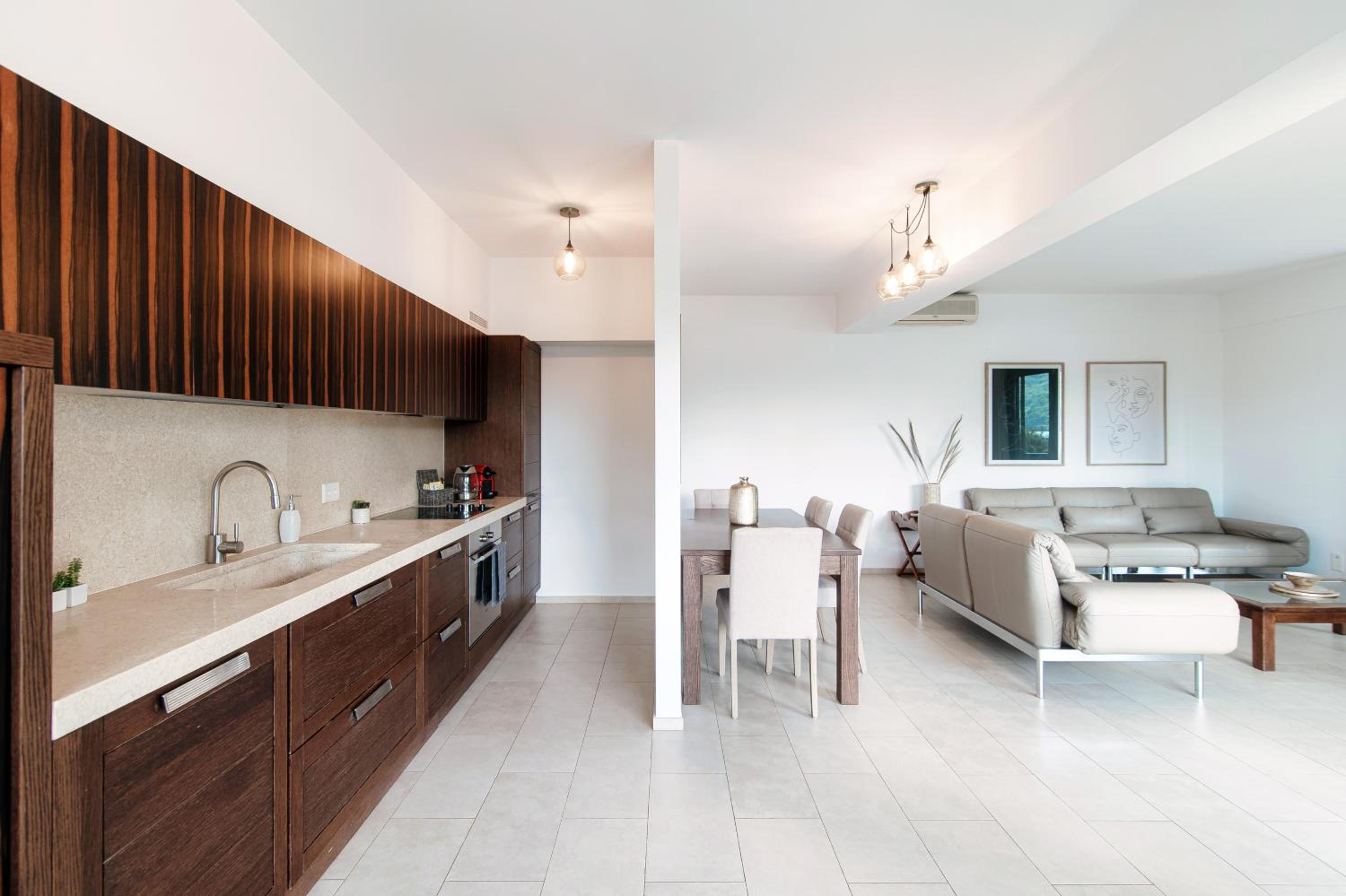 The Central Home by Quokka 360 - Next to Lido di Lugano