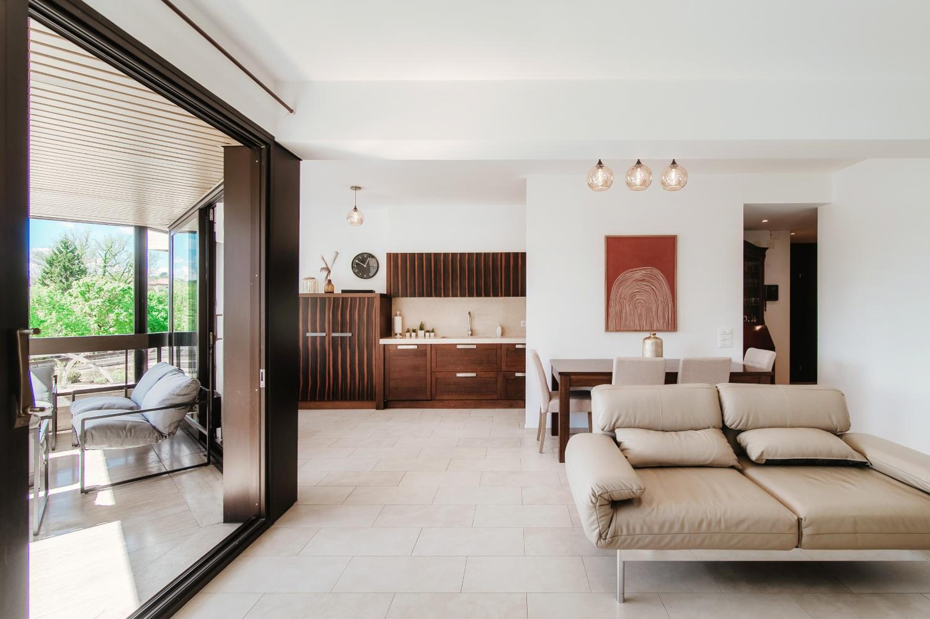 The Central Home by Quokka 360 - Next to Lido di Lugano