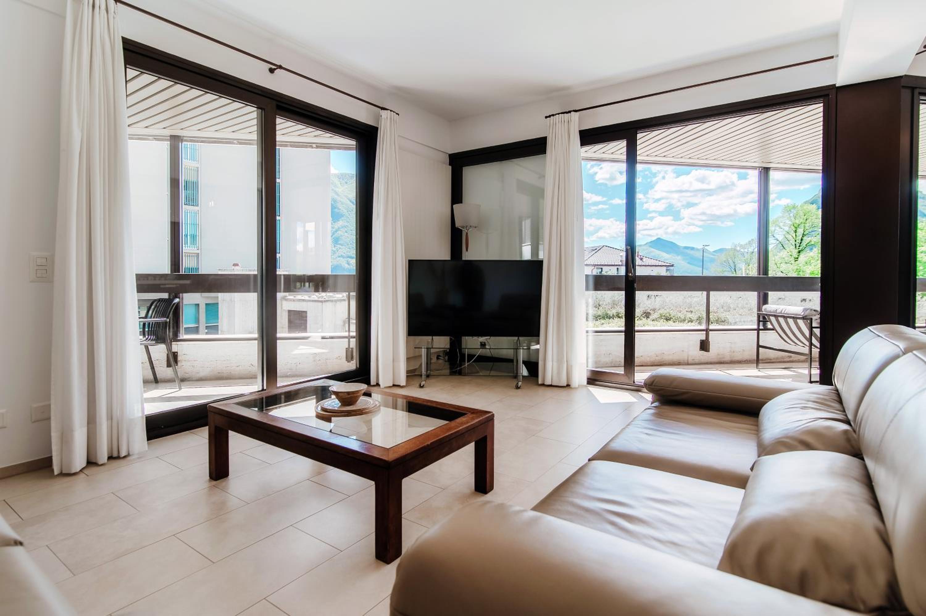The Central Home by Quokka 360 - Next to Lido di Lugano