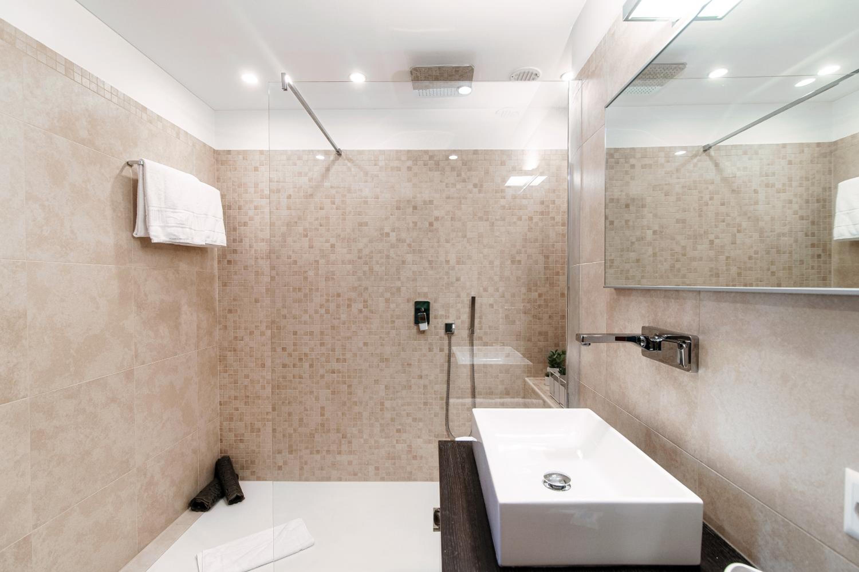 The Central Home by Quokka 360 - Next to Lido di Lugano
