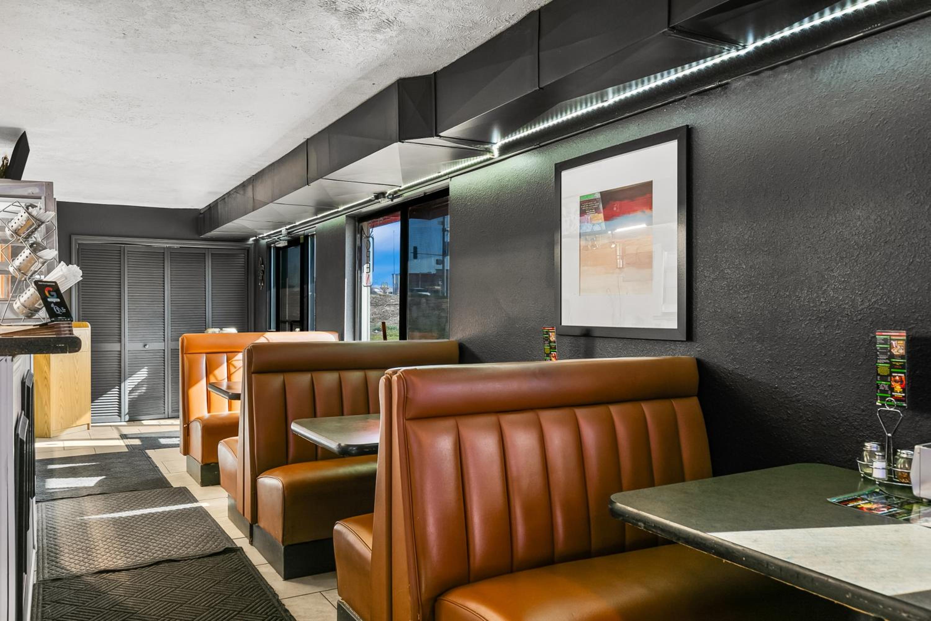 Americas Best Value Inn - Lincoln Airport