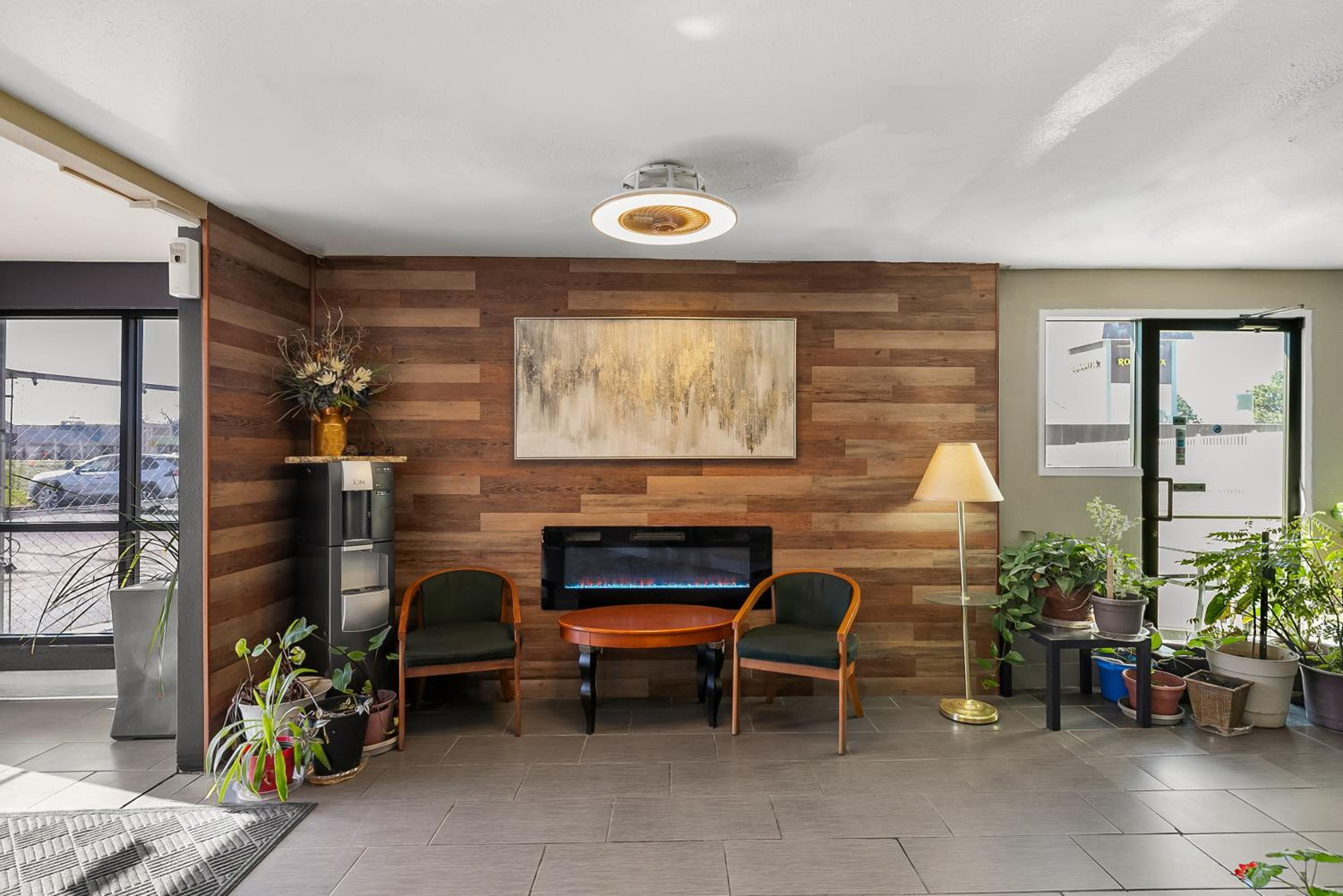 Americas Best Value Inn - Lincoln Airport