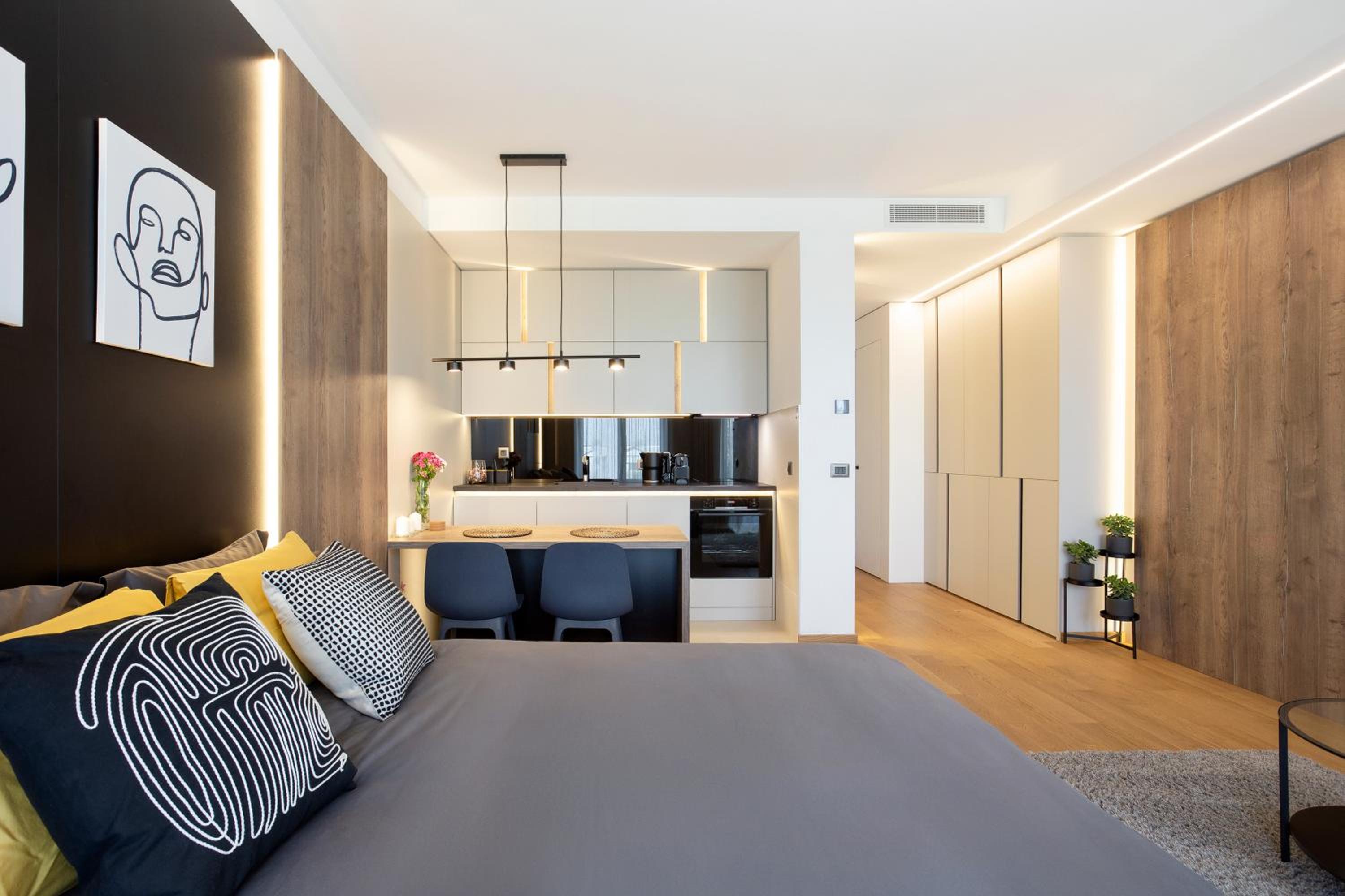 Leo Urban Lux, comfort - Central Stay, Free Garage view 2