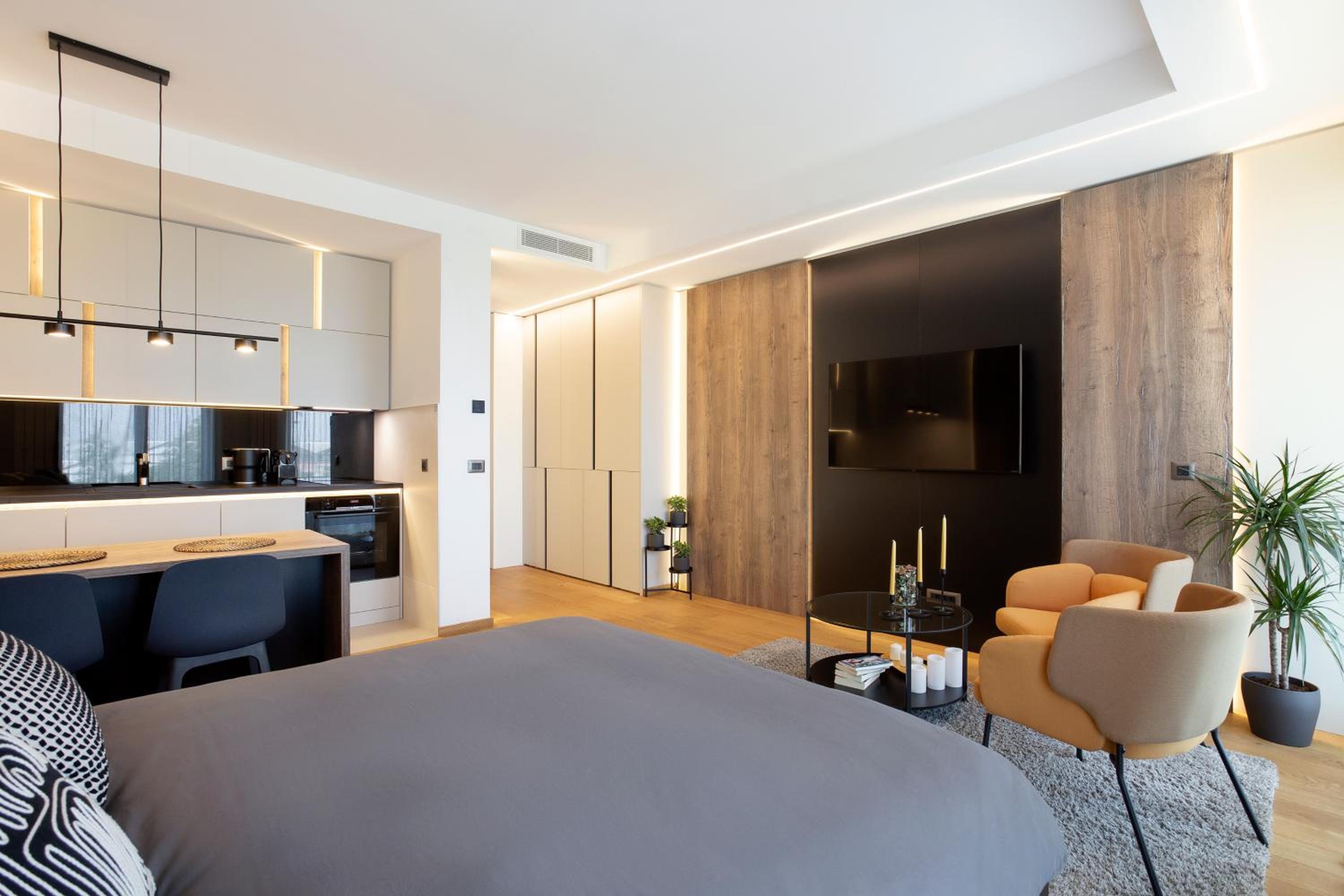 Leo Urban Lux, comfort - Central Stay, Free Garage view 5