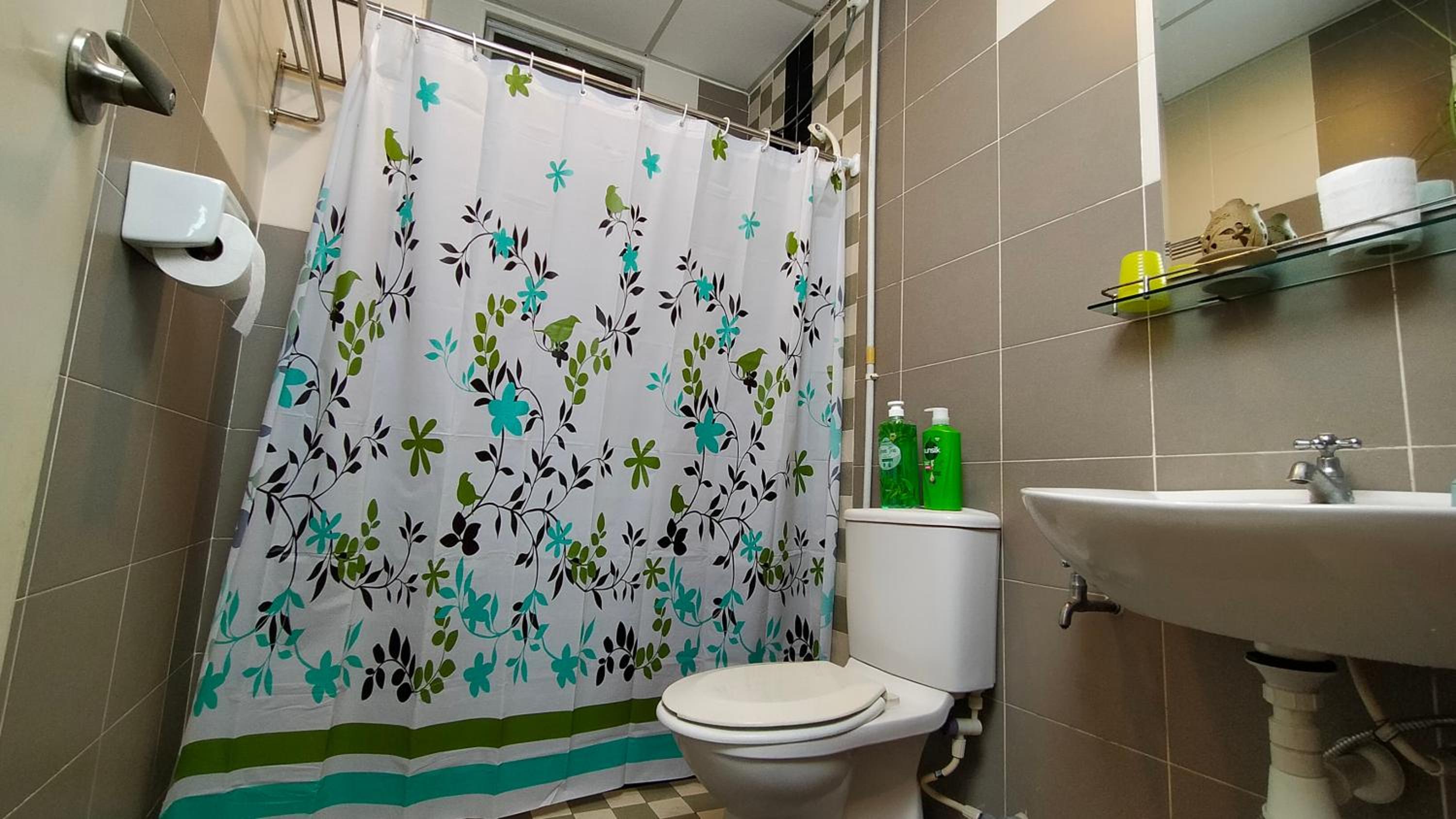 Apartment in central JB with sea view, city view, balcony, free WiFi and free parking