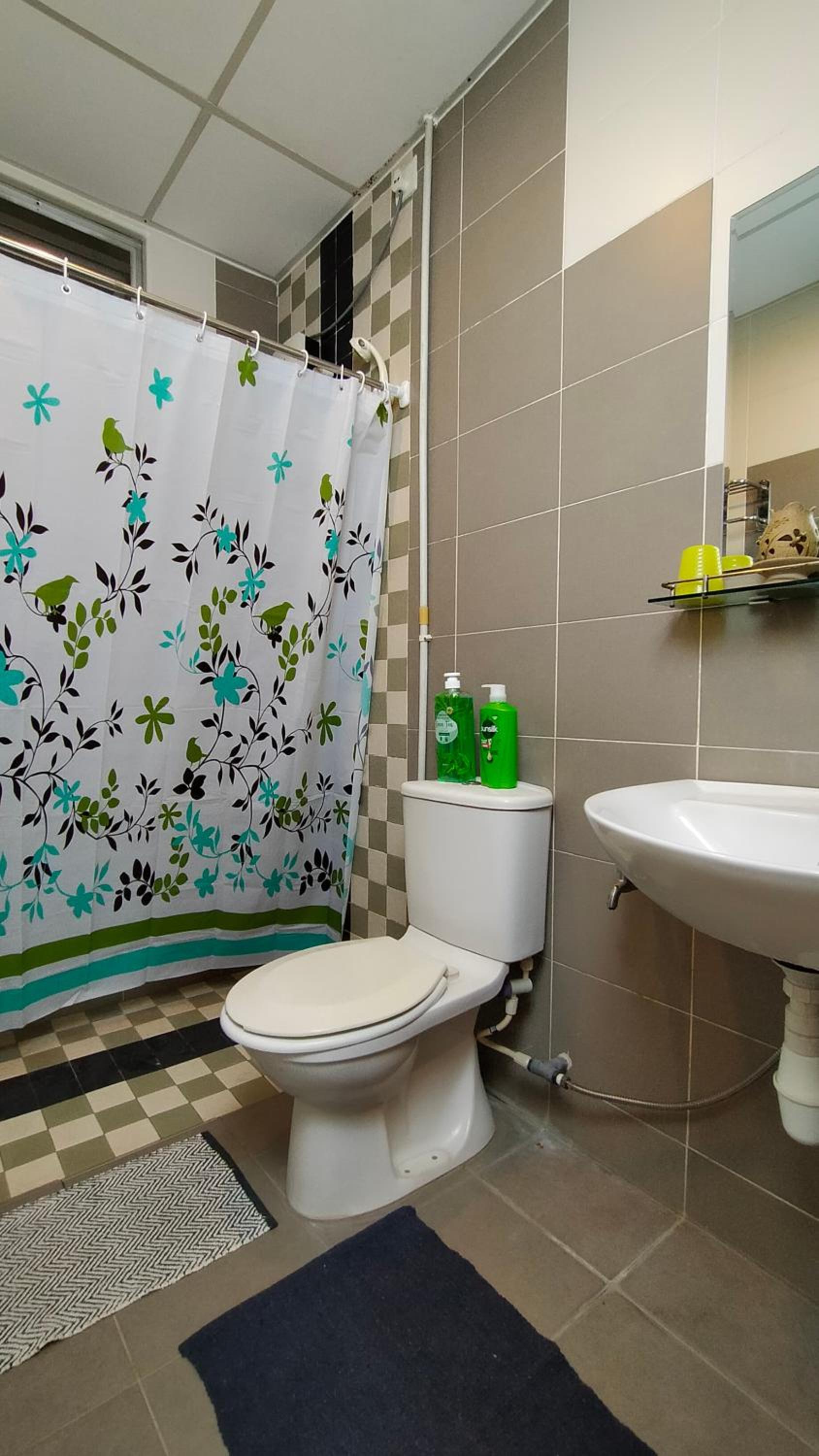Apartment in central JB with sea view, city view, balcony, free WiFi and free parking