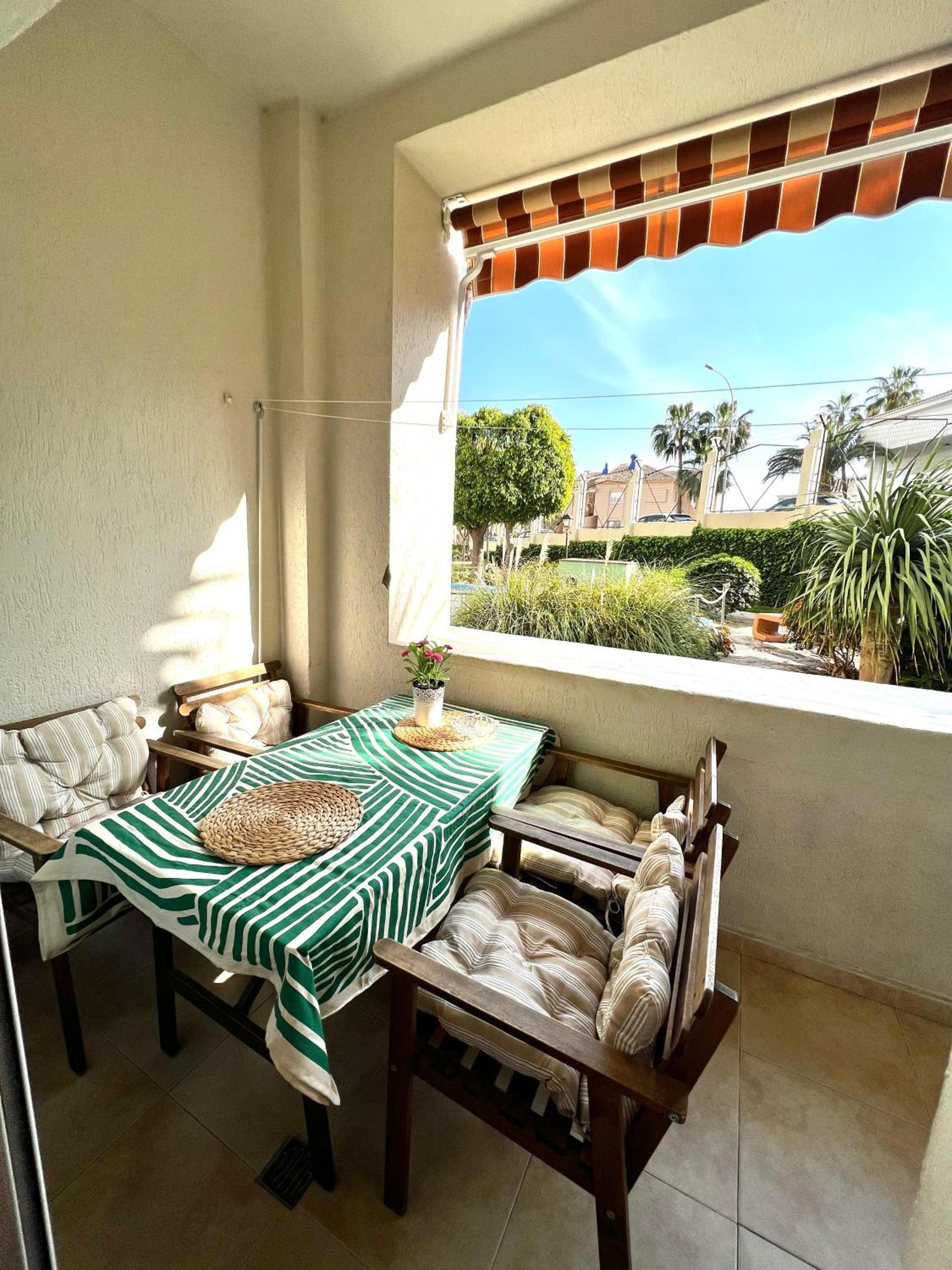 EL ESTUDIO DE LA PLAYA Sunny Holidays Benalbeach