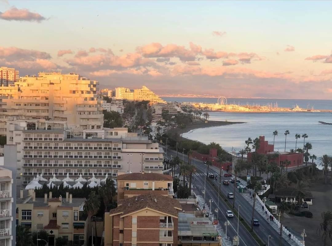 EL ESTUDIO DE LA PLAYA Sunny Holidays Benalbeach