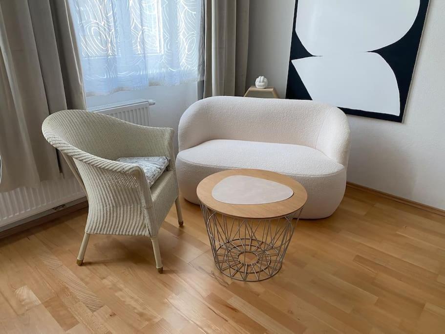 Schöne, modern eingerichtete Wohnung nahe Zentrum ideal zum Arbeiten und Studieren