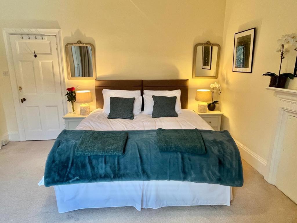Parsonage House, Badminton view 3