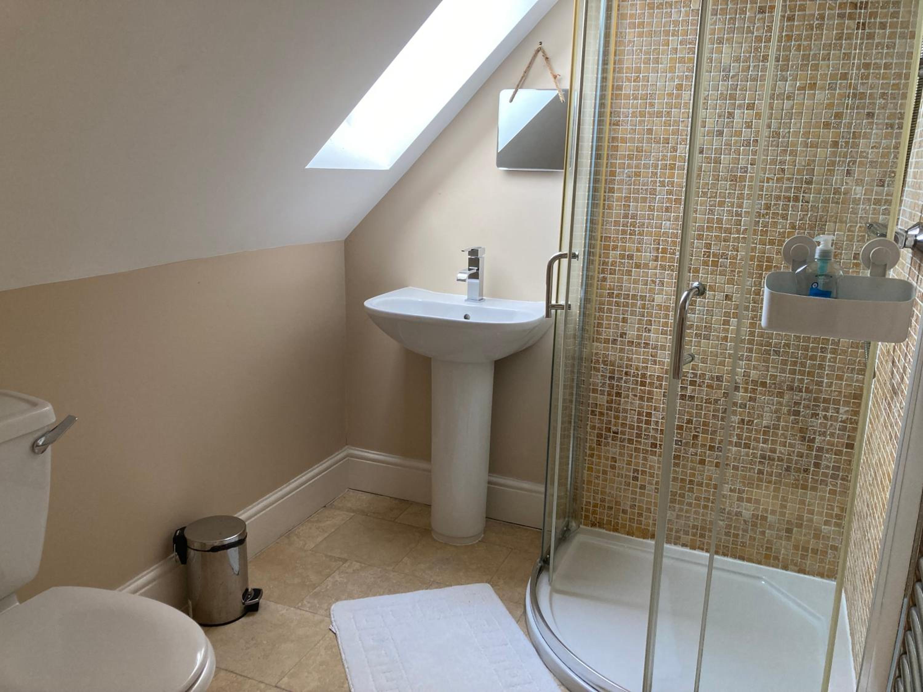 Private room Bishop Norton view 4