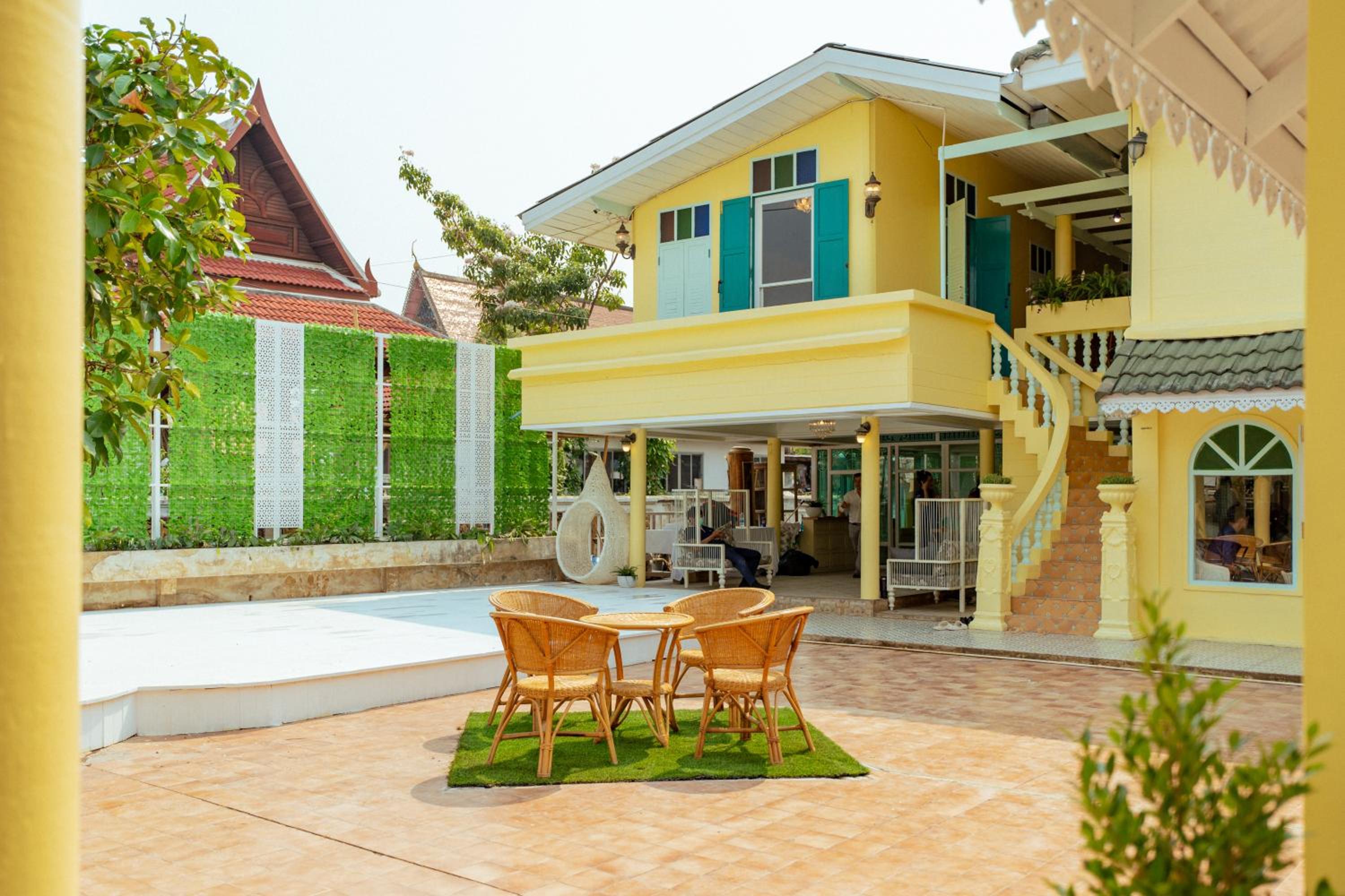 RoomQuest Baan Khun Phra The Iconic Residence view 5