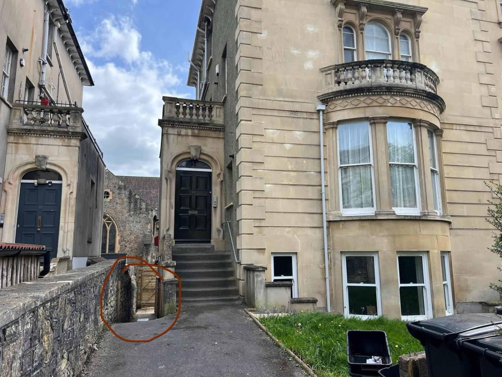 Centralised Garden Flat with FREE PARKING by Prescott Apartments