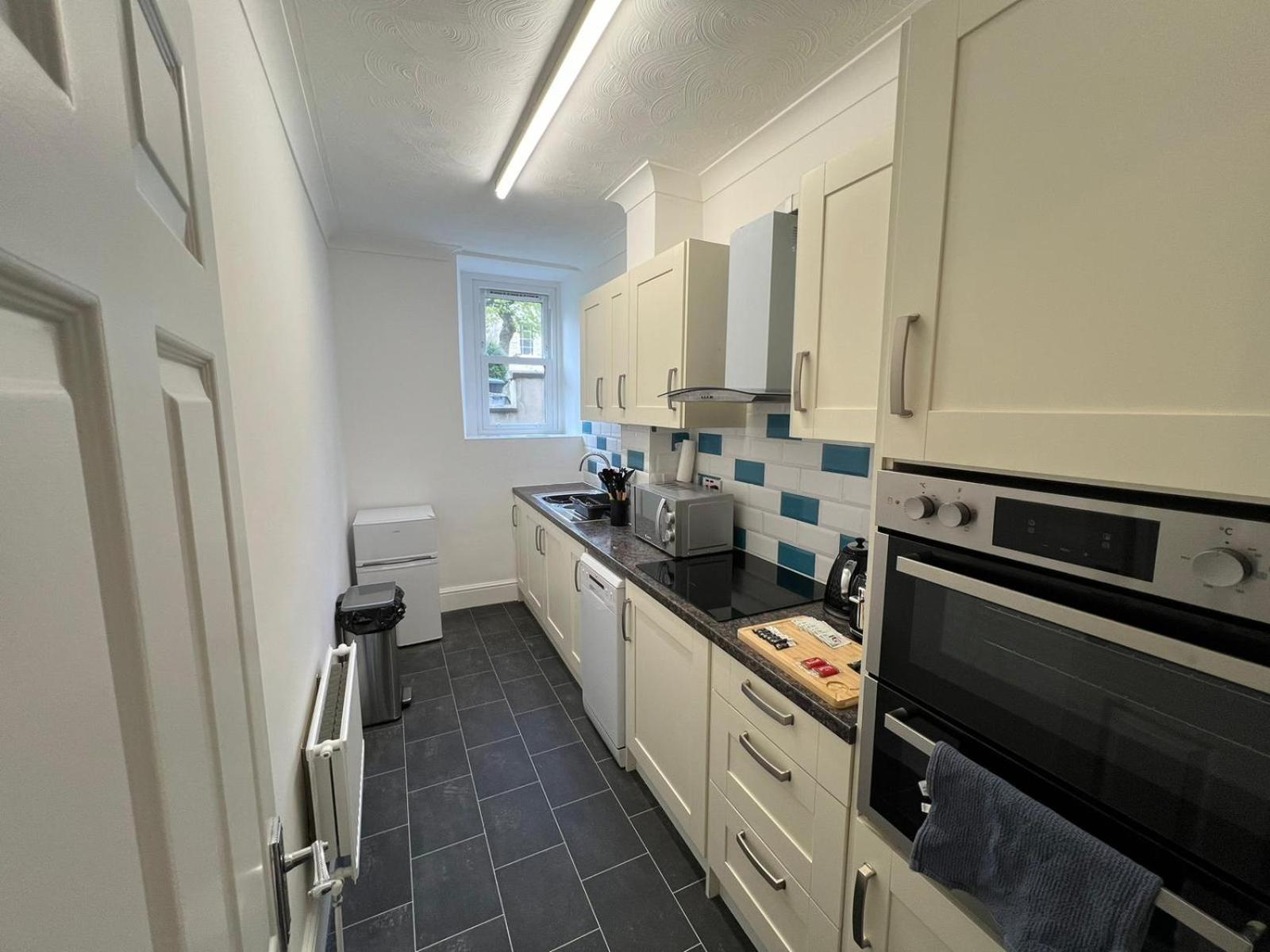 Centralised Garden Flat with FREE PARKING by Prescott Apartments