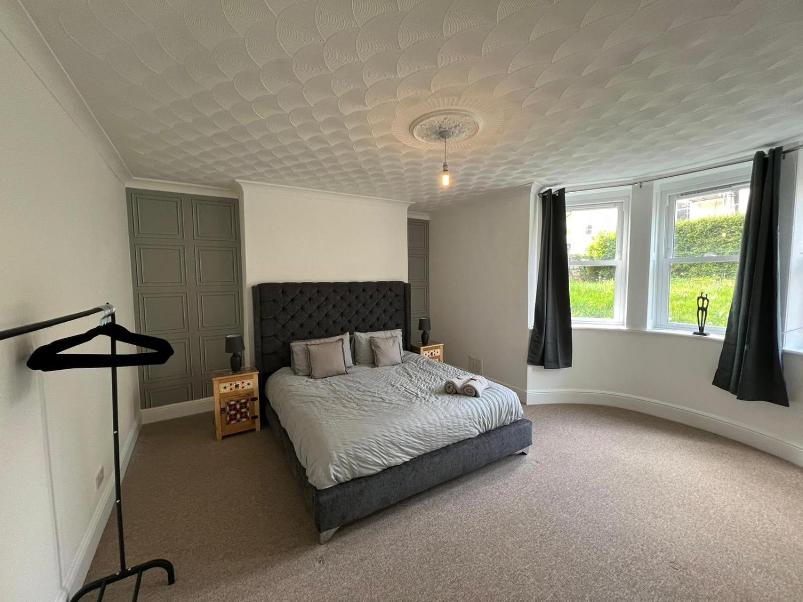 Centralised Garden Flat with FREE PARKING by Prescott Apartments