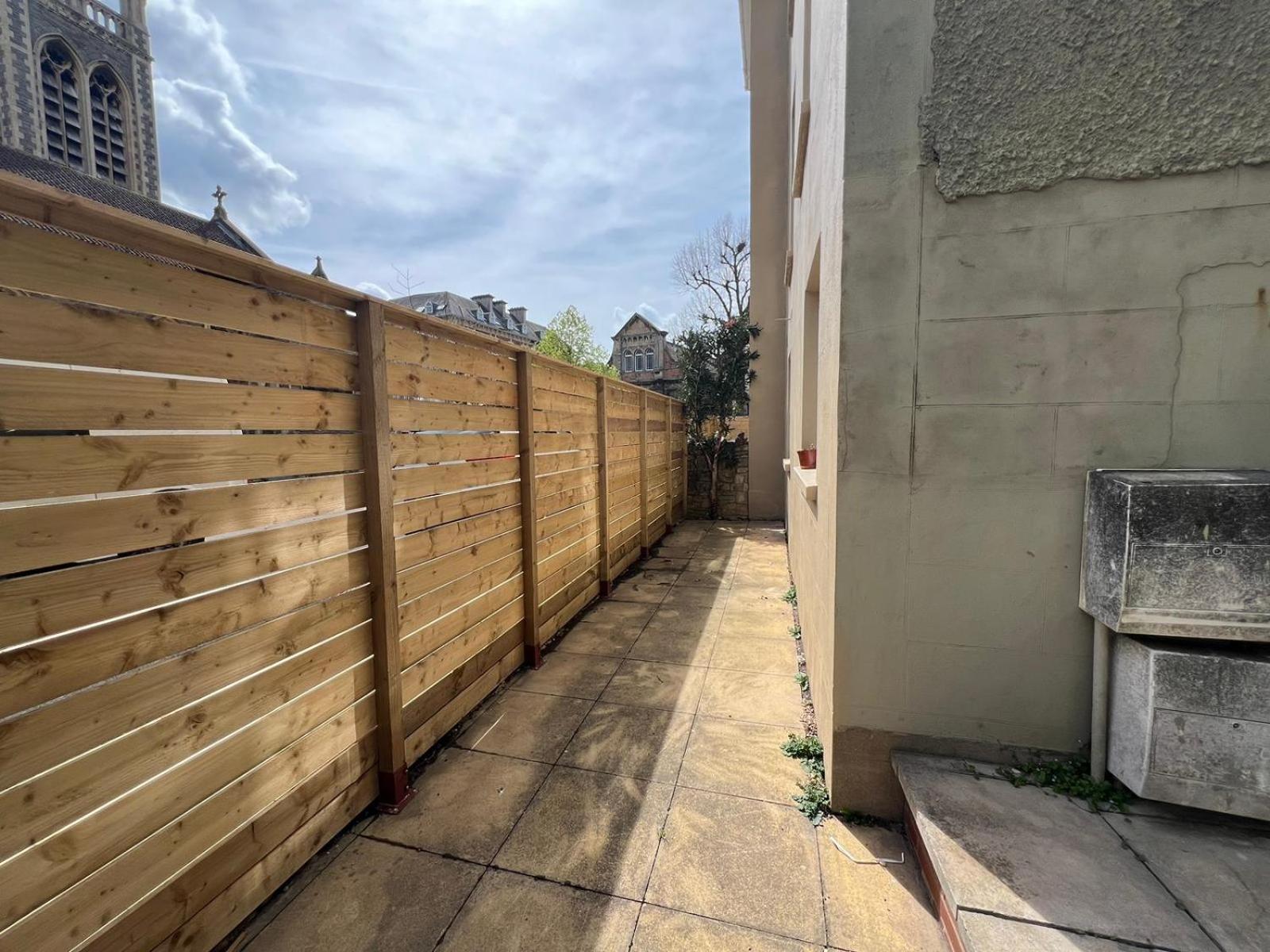 Centralised Garden Flat with FREE PARKING by Prescott Apartments