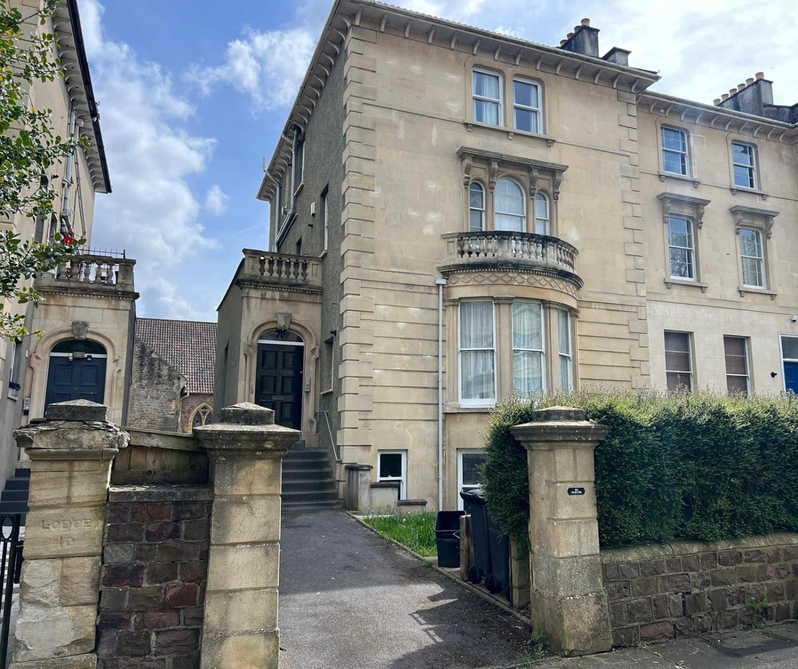 Centralised Garden Flat with FREE PARKING by Prescott Apartments
