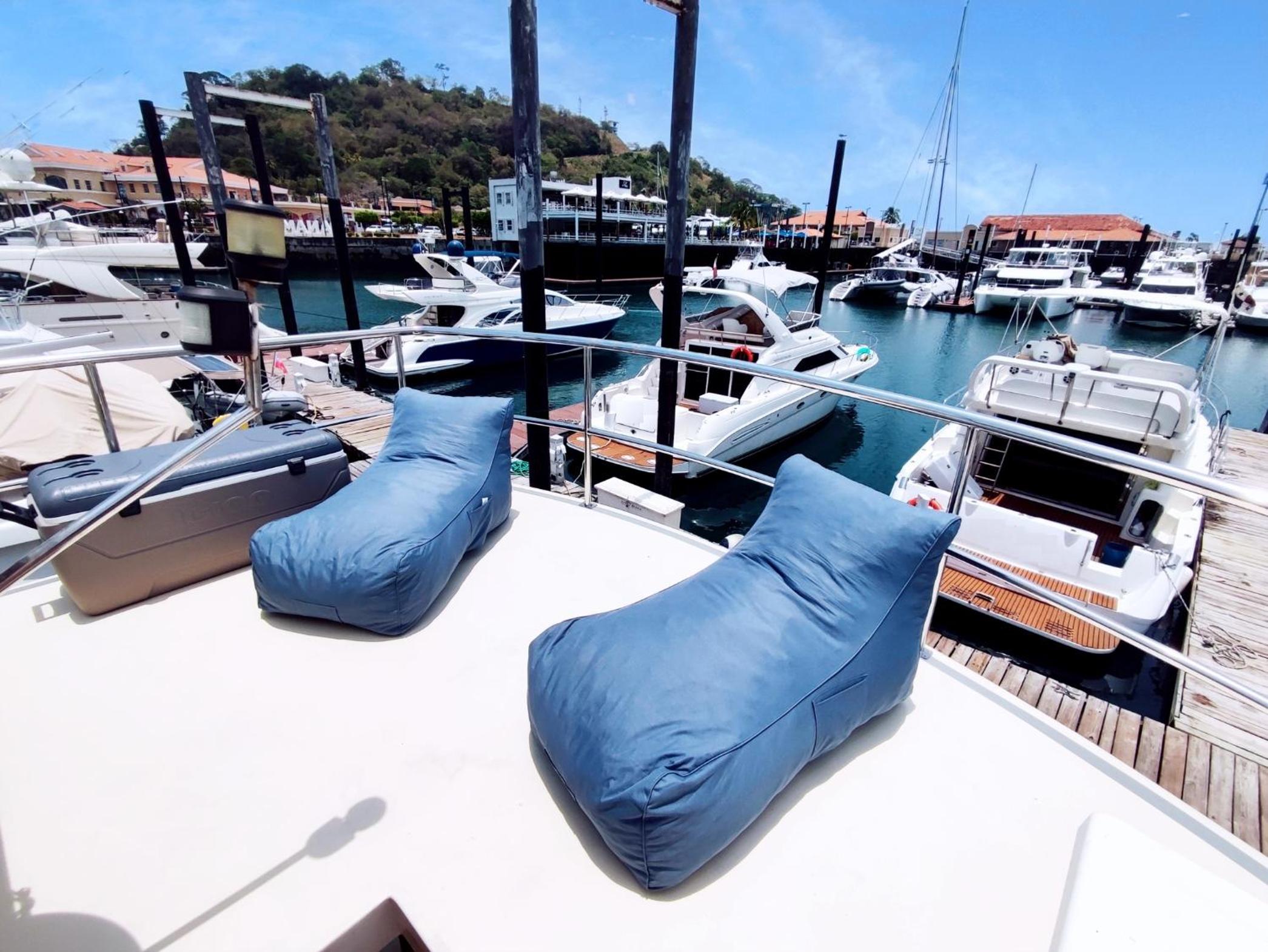 Amazing Vintage Yacht in the best area of Panama! view 4