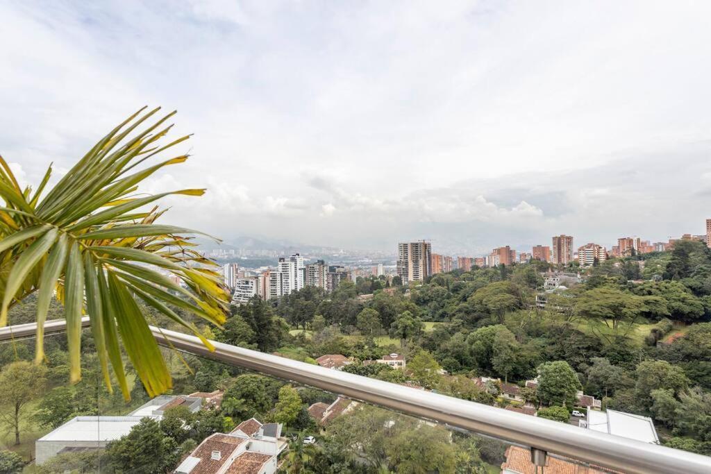 1103 The Overlook of Medellin in El Poblado