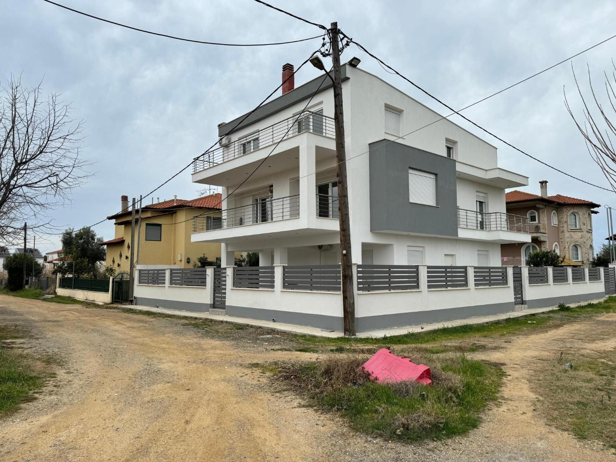 Adoniss apartmentss 1 photo 1