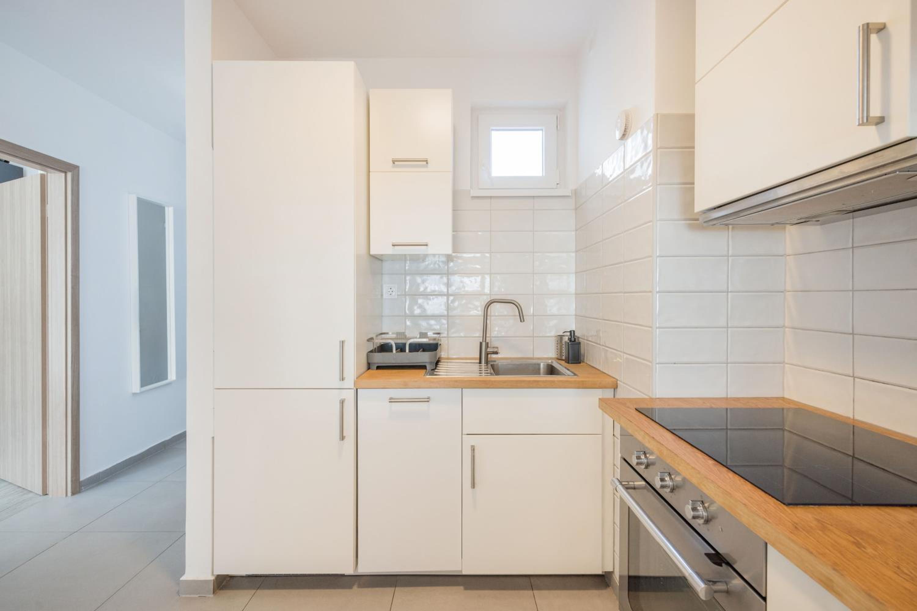 Bright Top Floor Home with Parking
