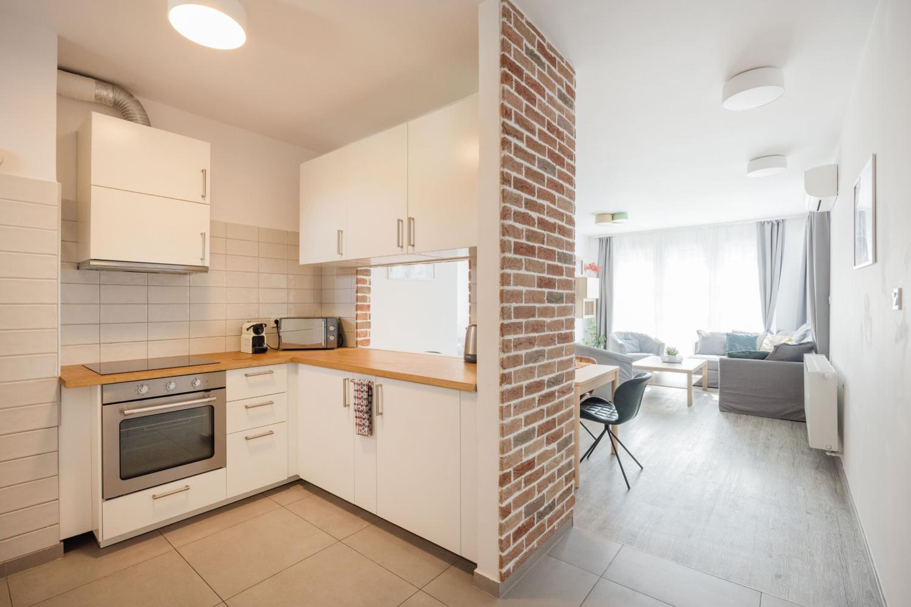 Bright Top Floor Home with Parking