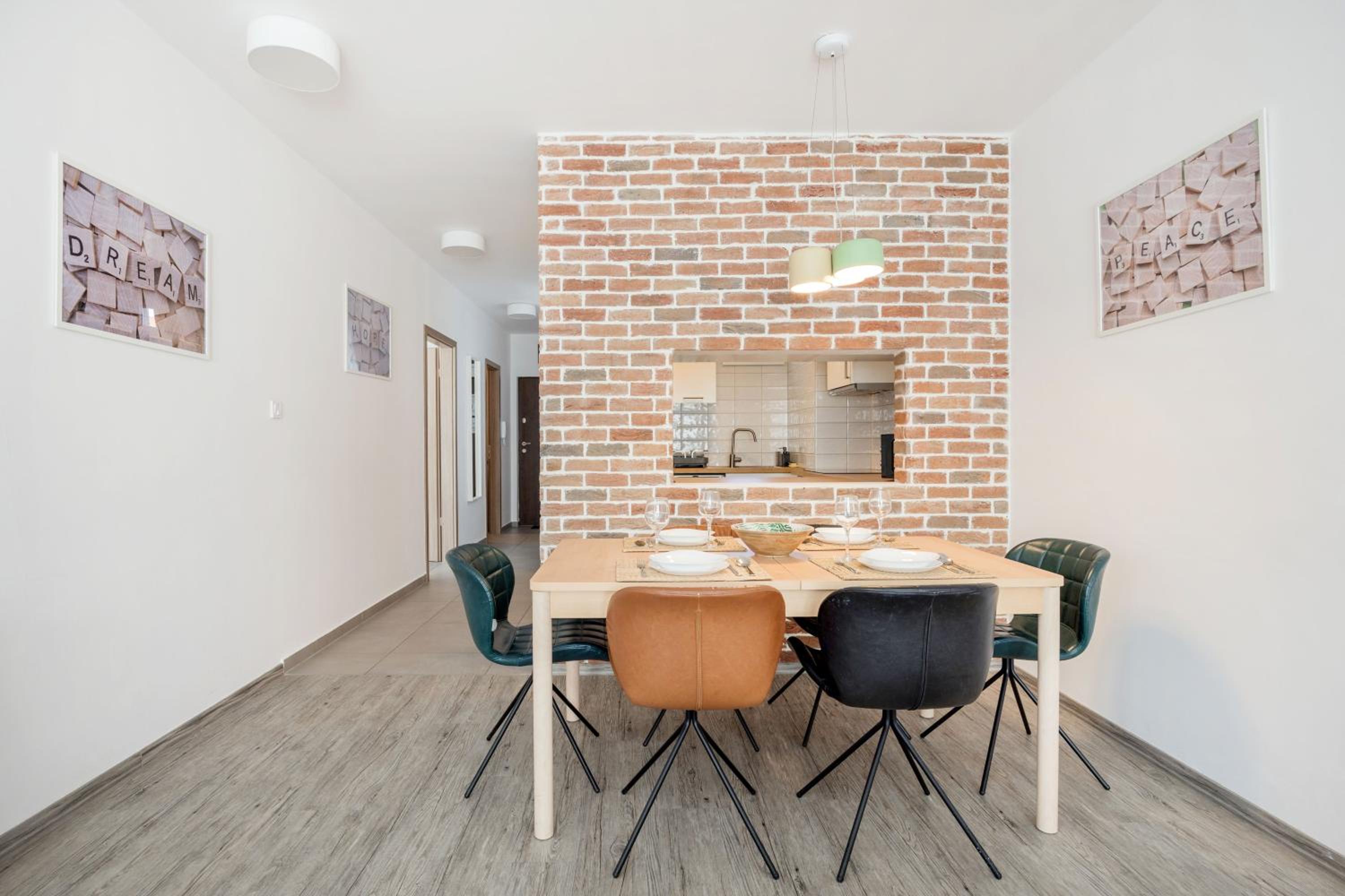 Bright Top Floor Home with Parking