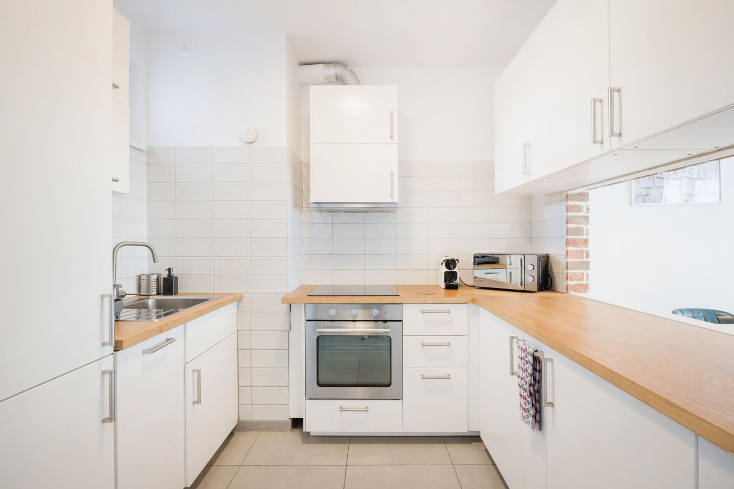 Bright Top Floor Home with Parking