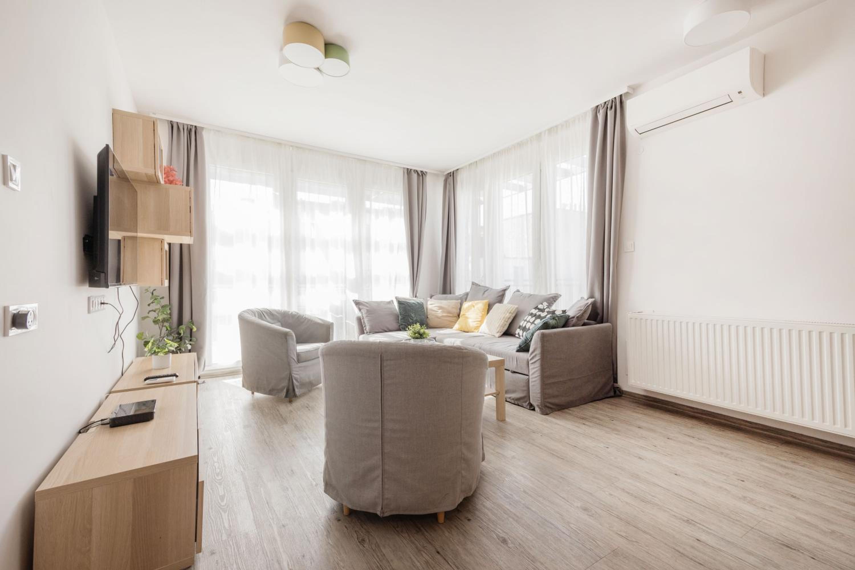 Bright Top Floor Home with Parking