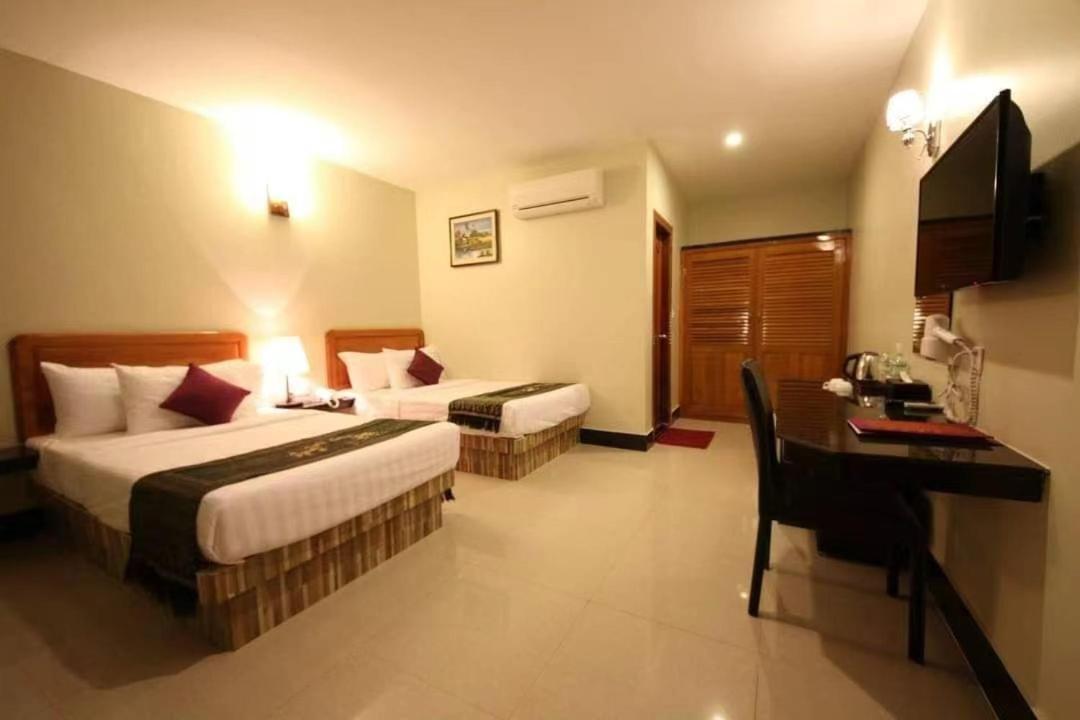 Twin Palms Resort
