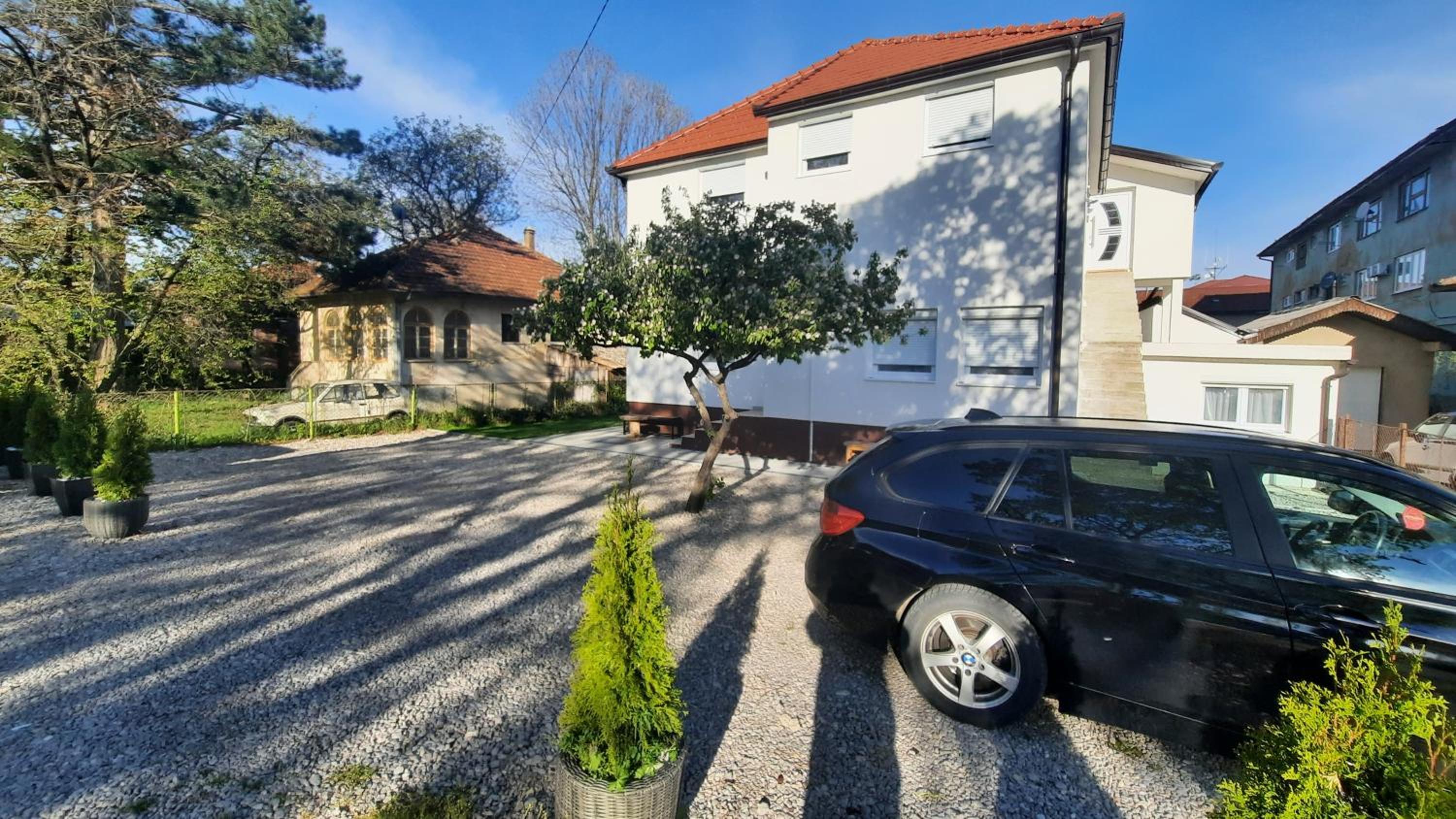 7 Kućica