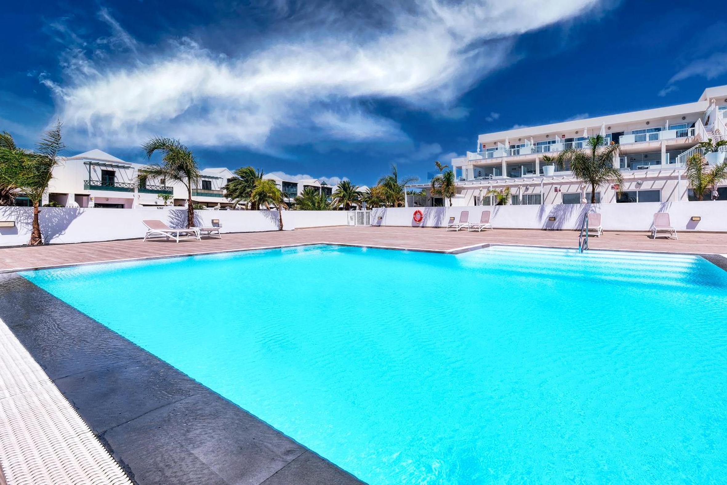 Hotel Infinity - Image 1