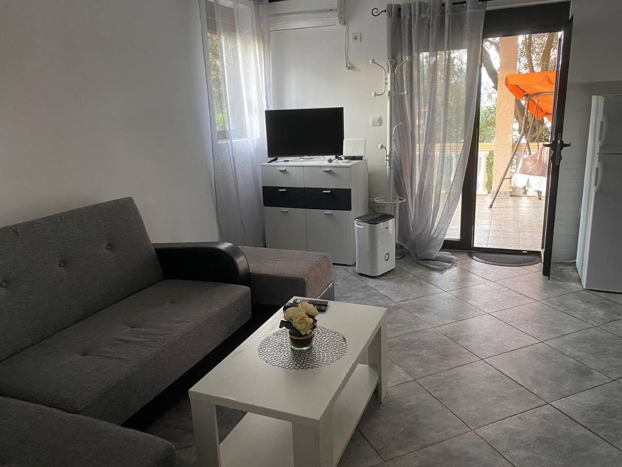 Apartments Arina