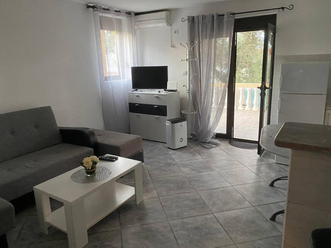 Apartments Arina