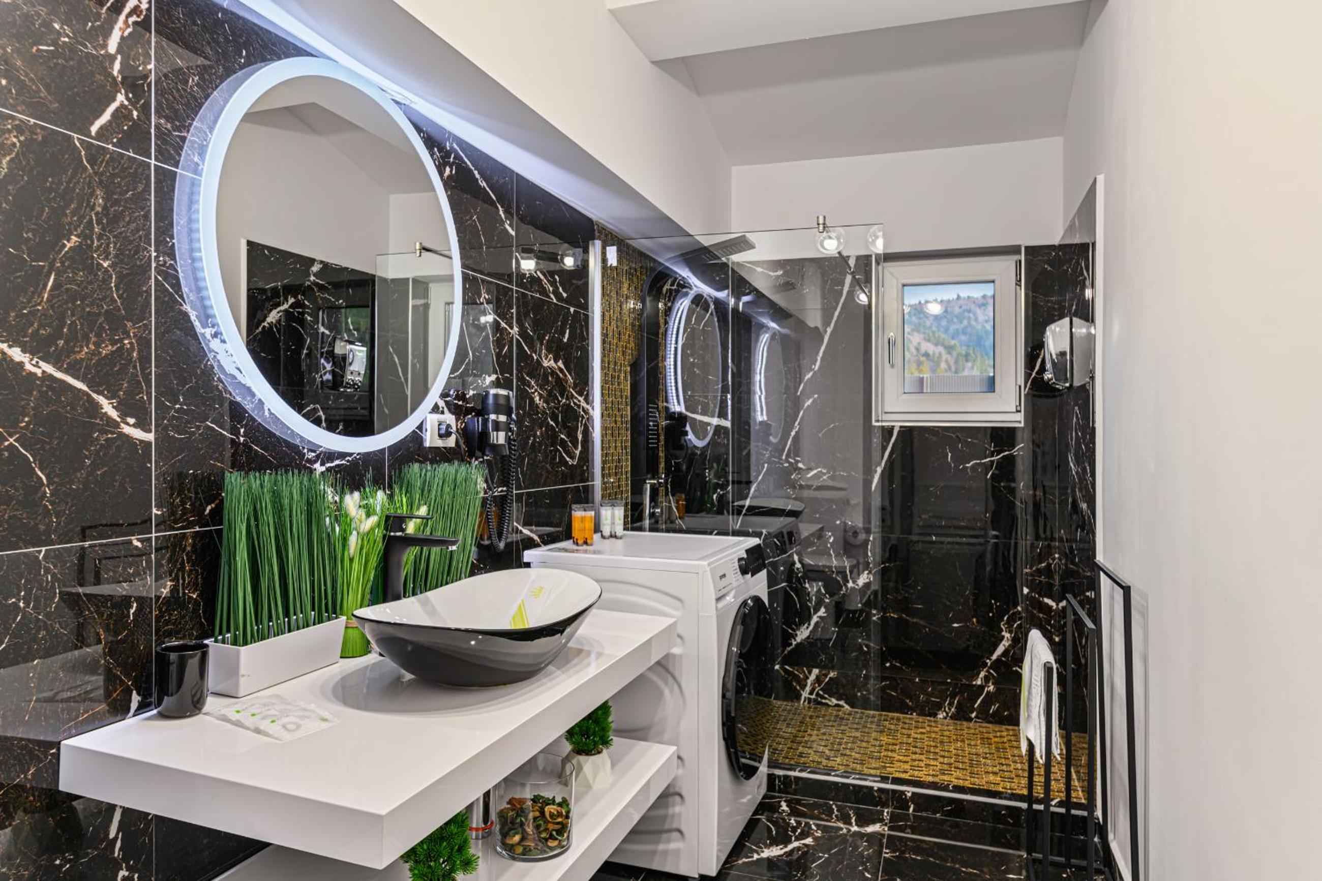 AYASI Luxury Apartment Predeal
