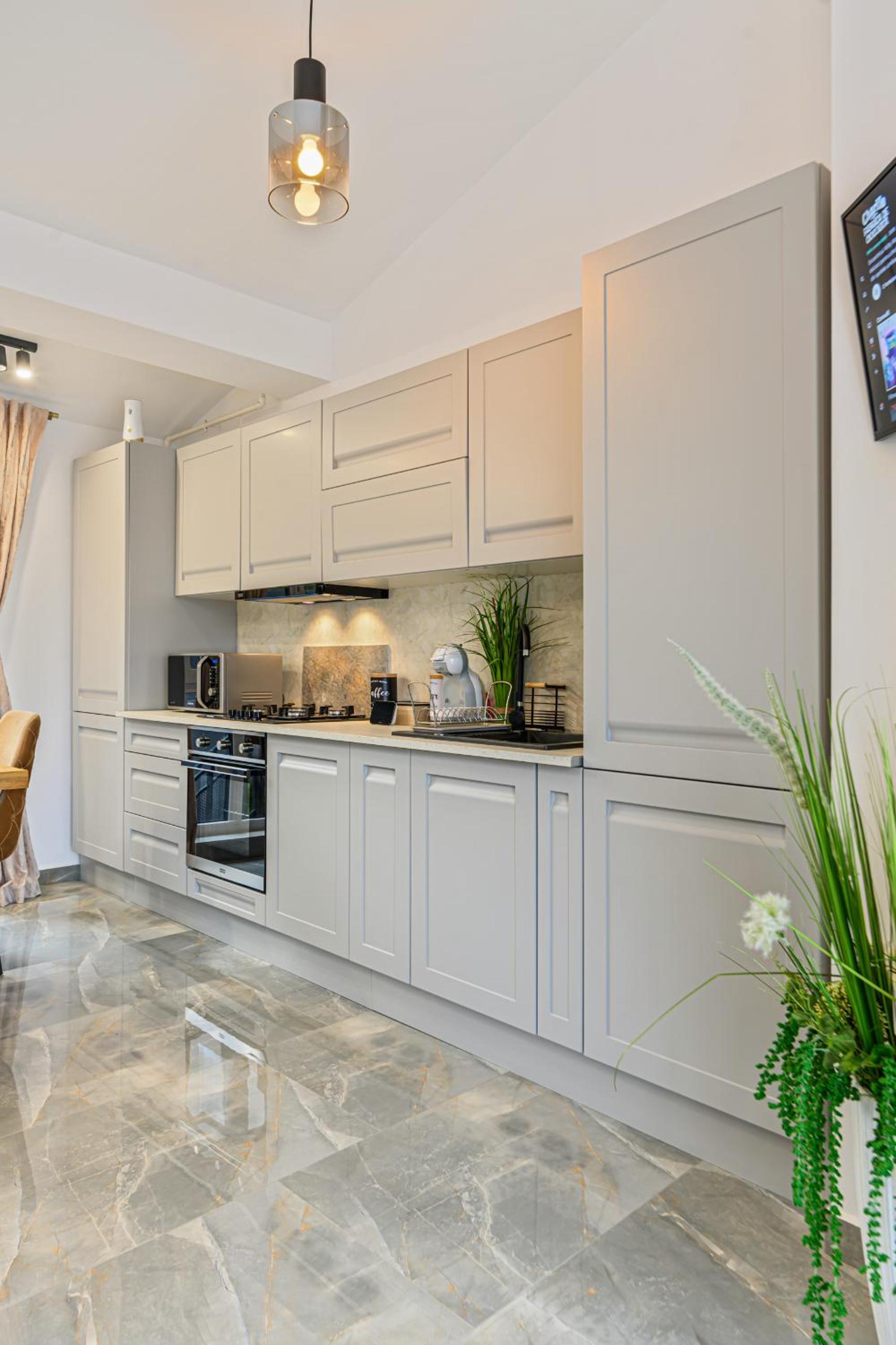 AYASI Luxury Apartment Predeal