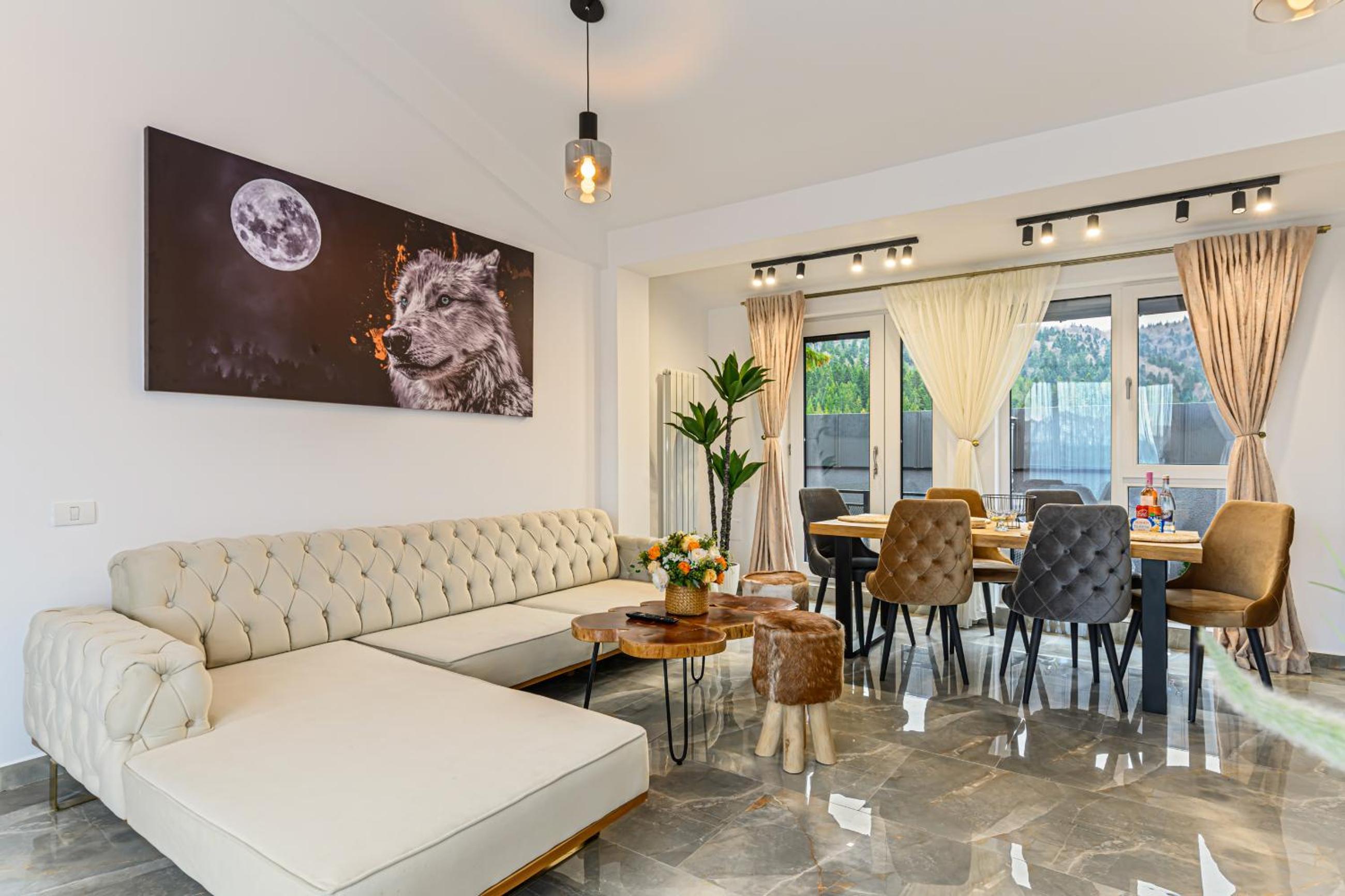 AYASI Luxury Apartment Predeal