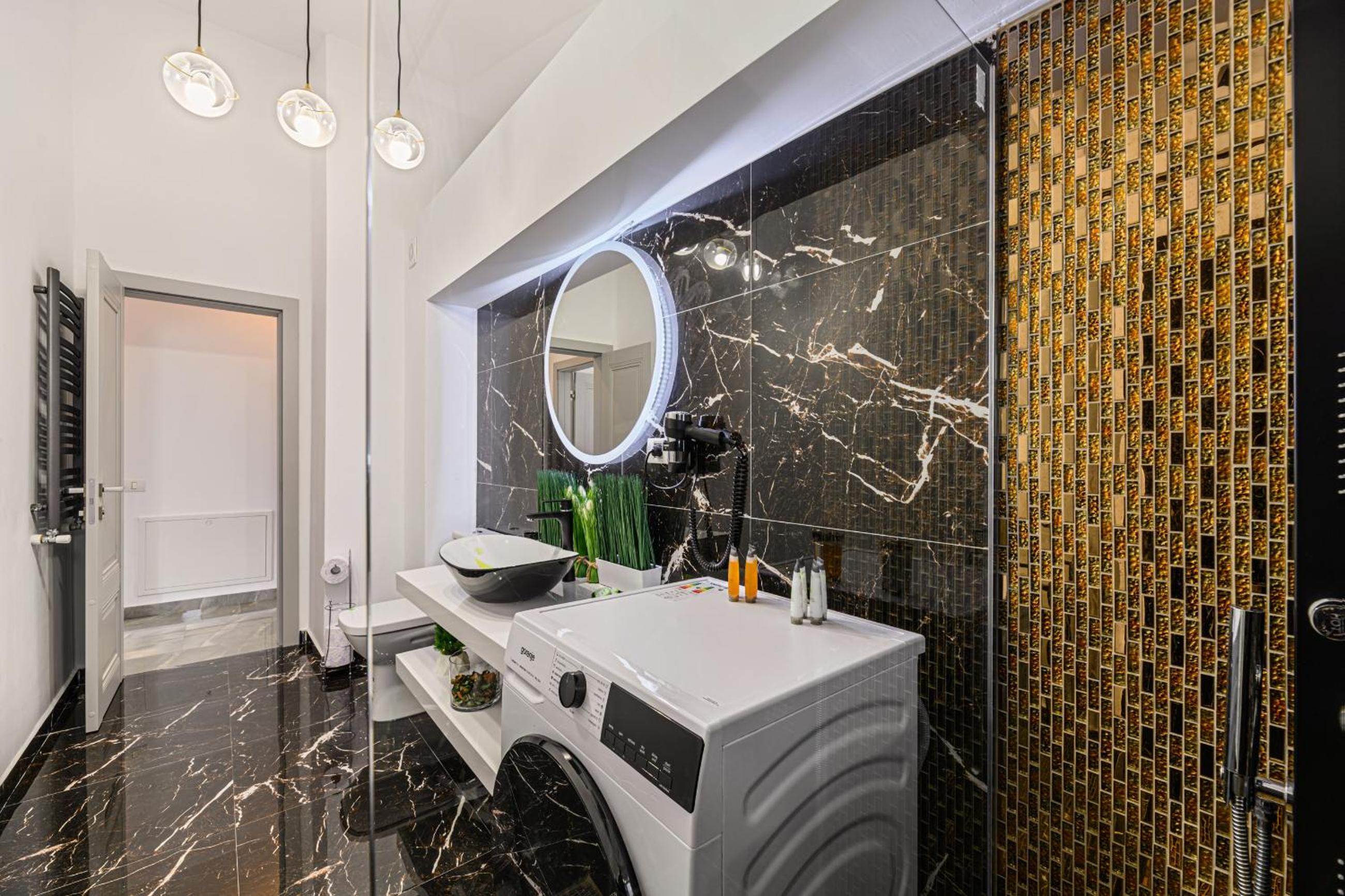 AYASI Luxury Apartment Predeal