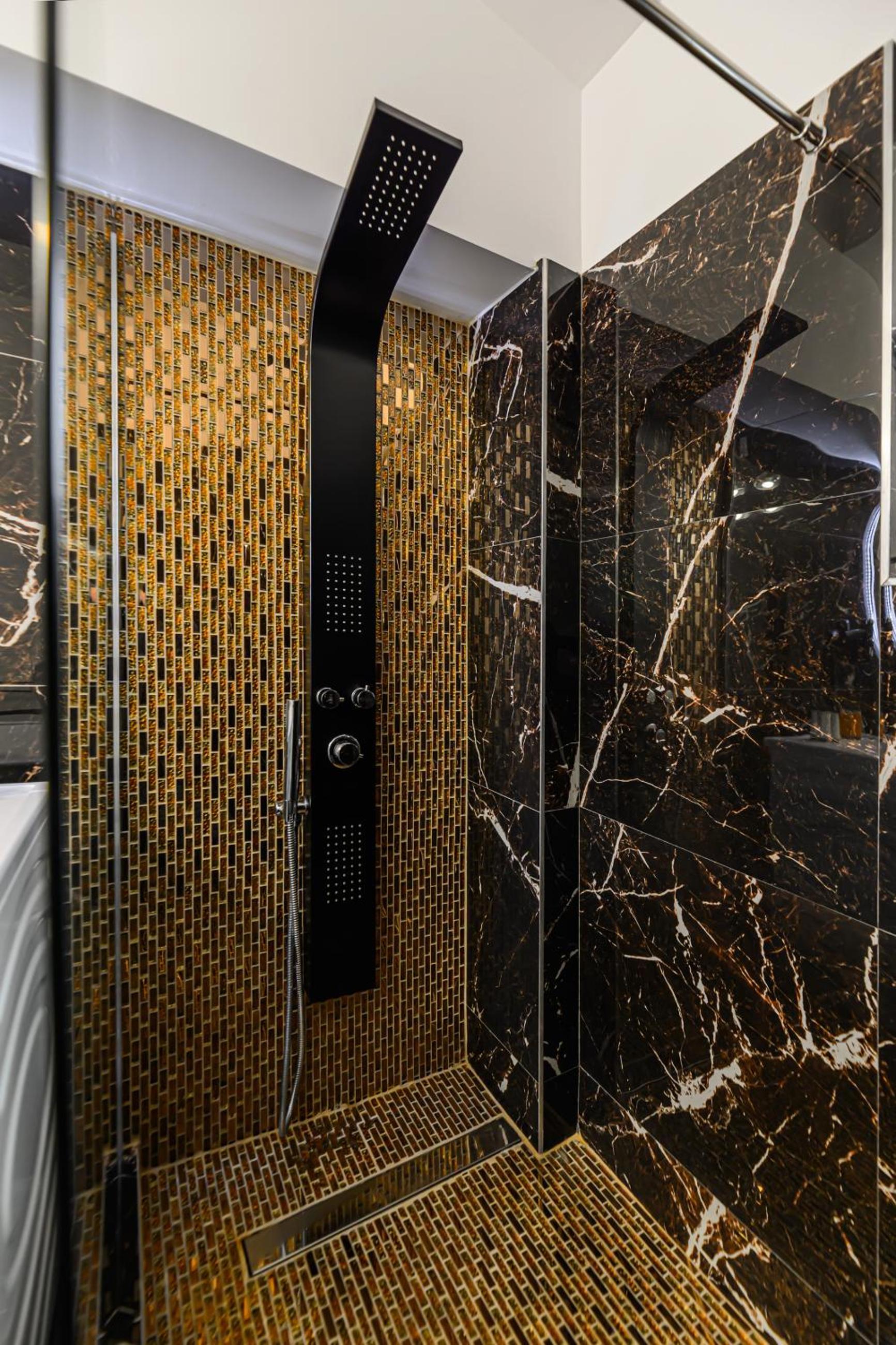 AYASI Luxury Apartment Predeal